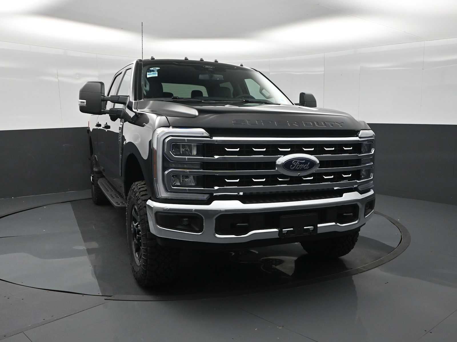 2026 Ford Super Duty F-350 SRW XLT