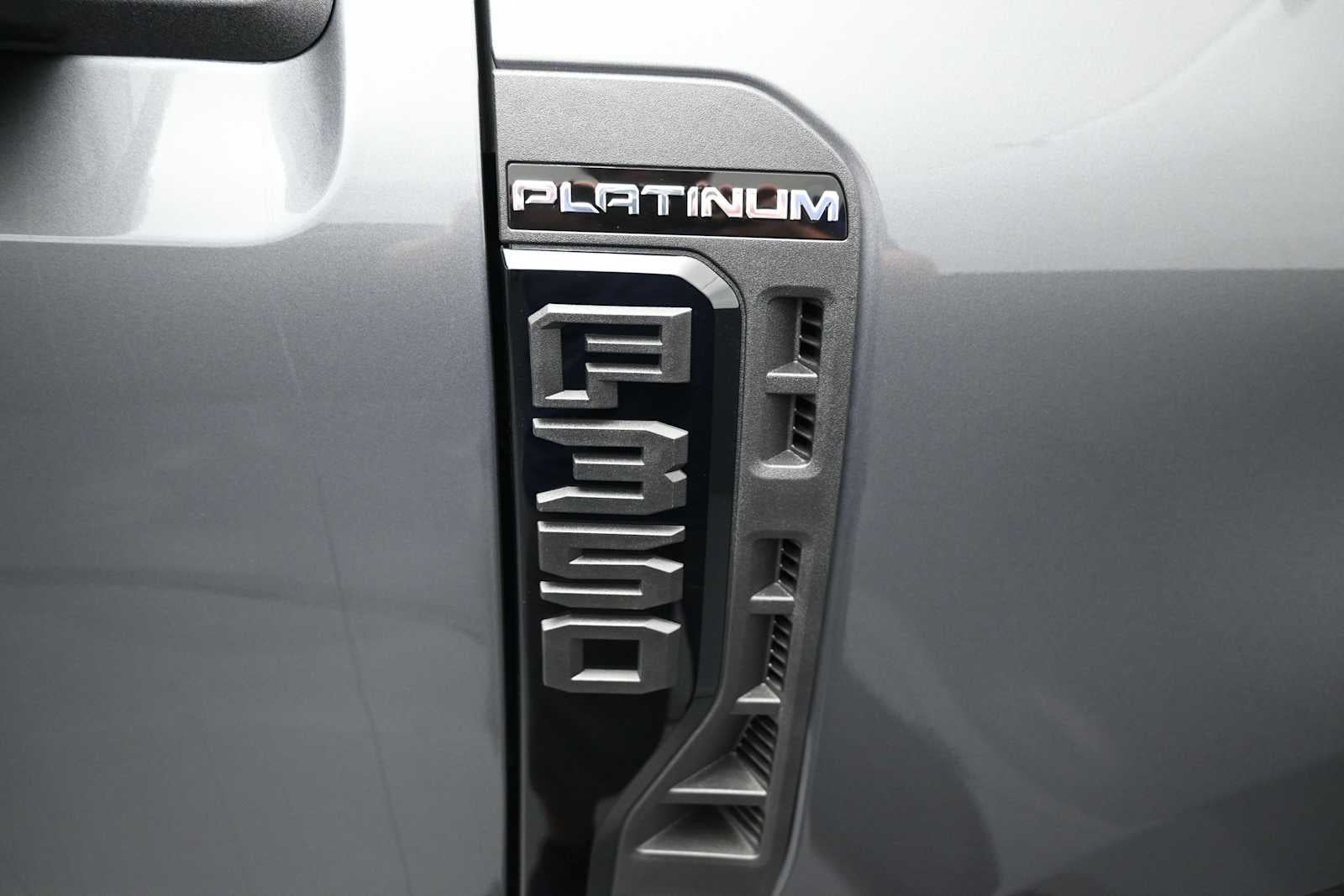 2026 Ford Super Duty F-350 SRW Platinum