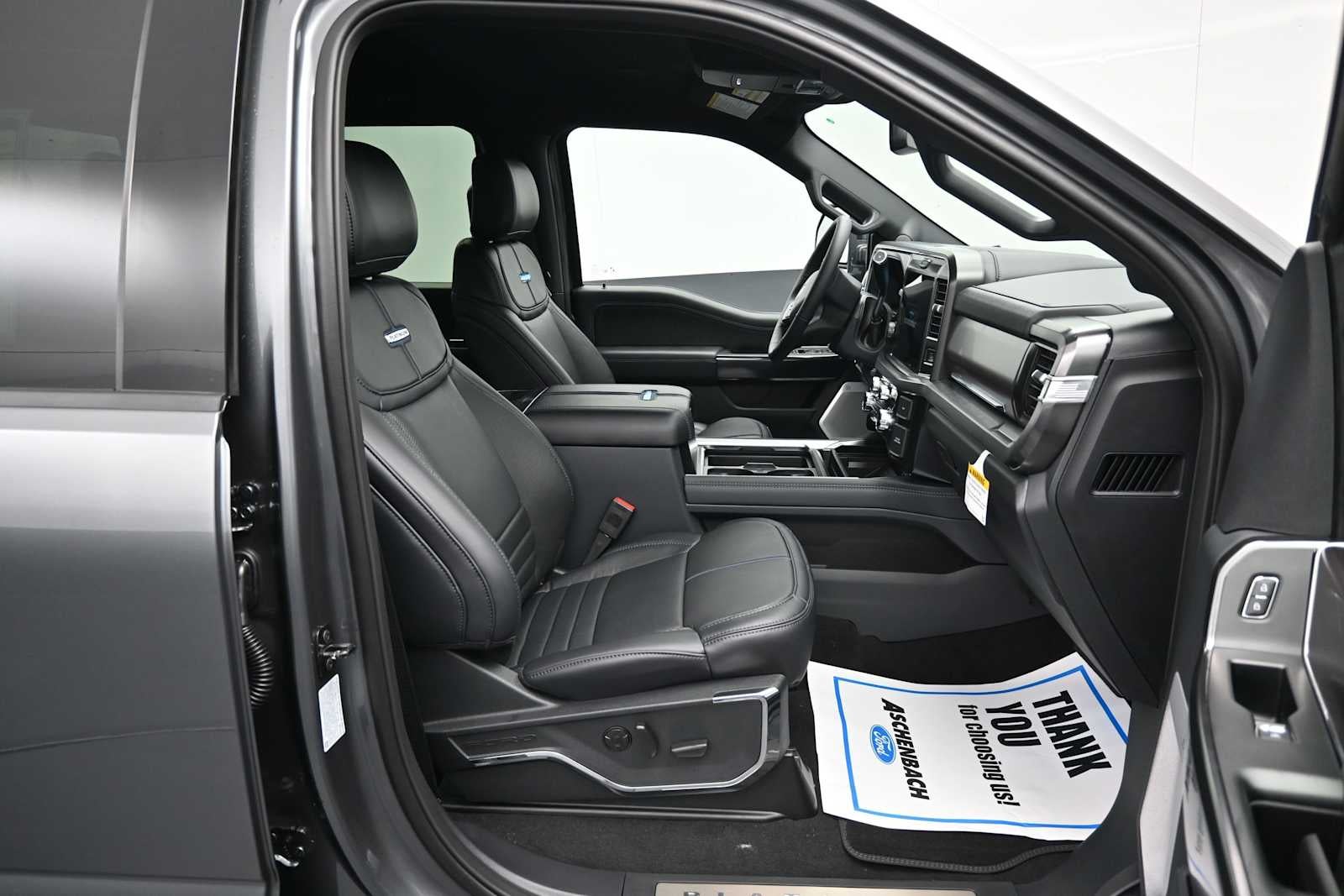 2026 Ford Super Duty F-350 SRW Platinum