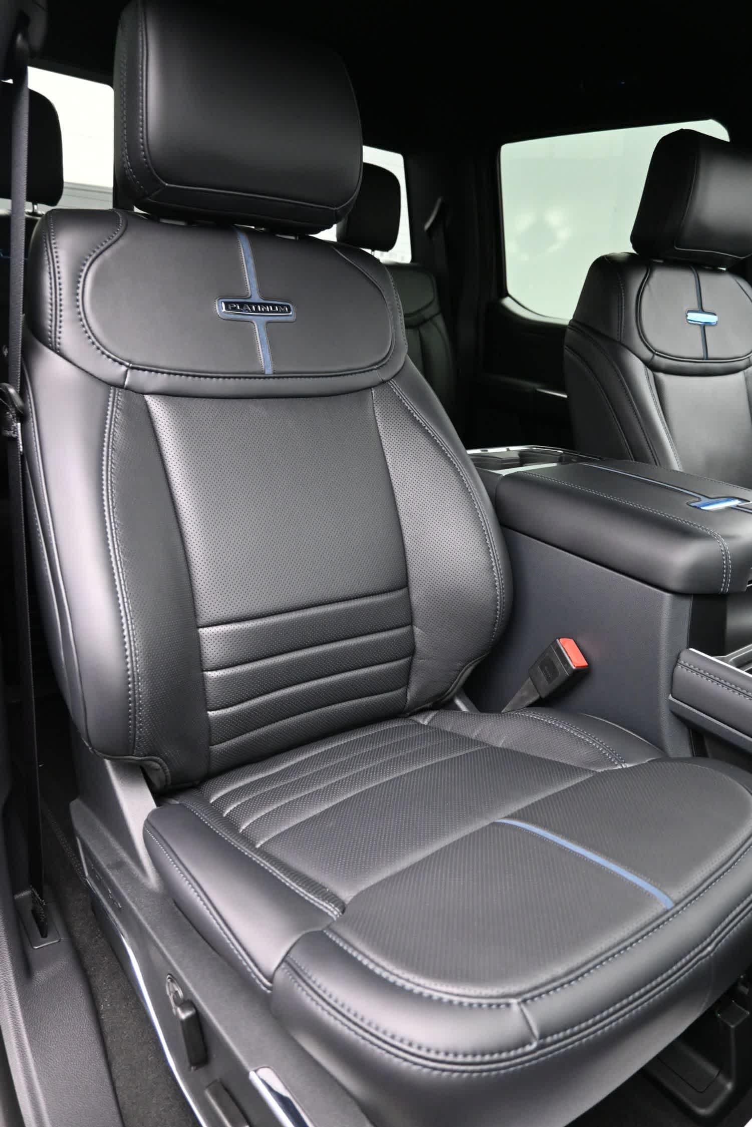 2026 Ford Super Duty F-350 SRW Platinum