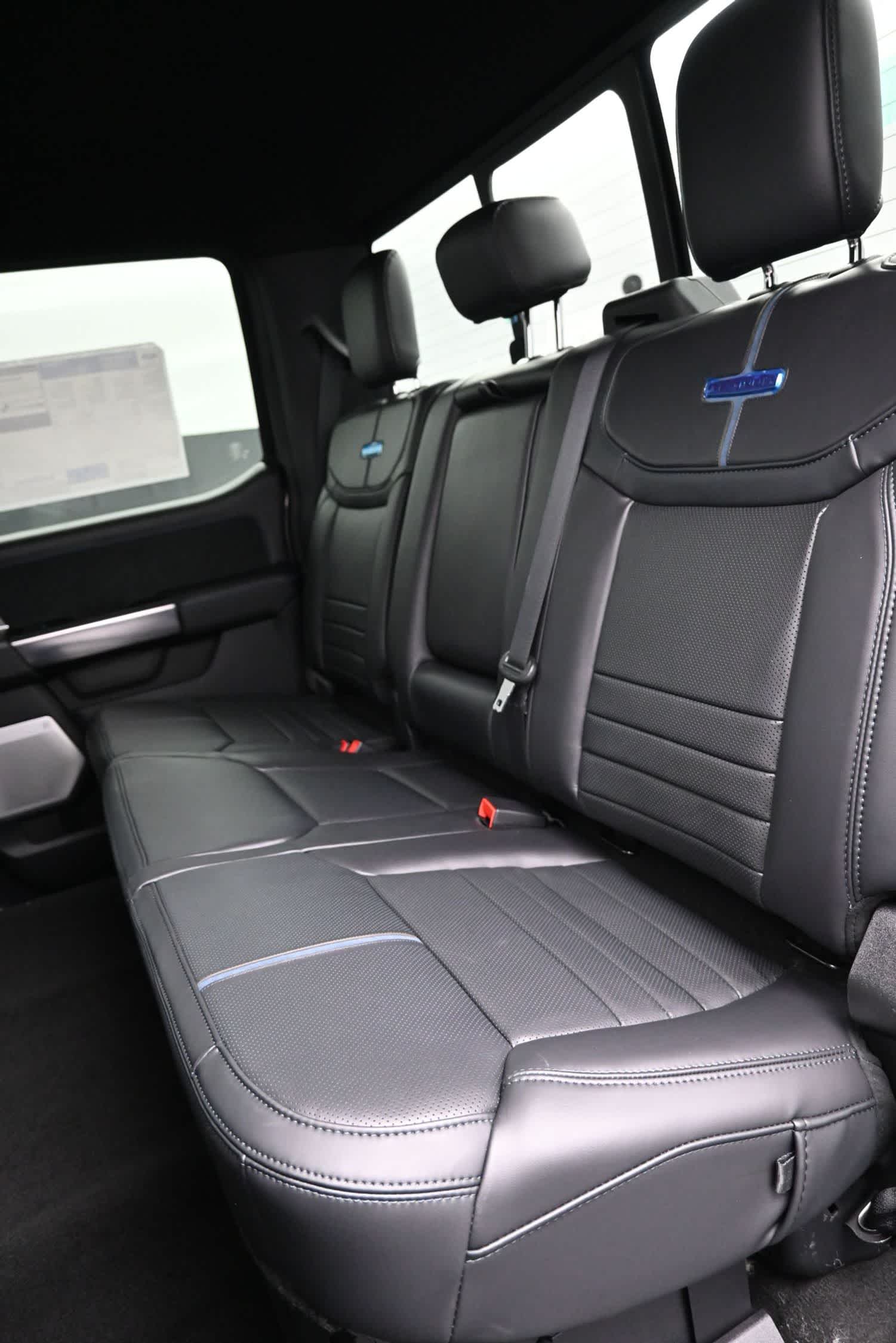 2026 Ford Super Duty F-350 SRW Platinum