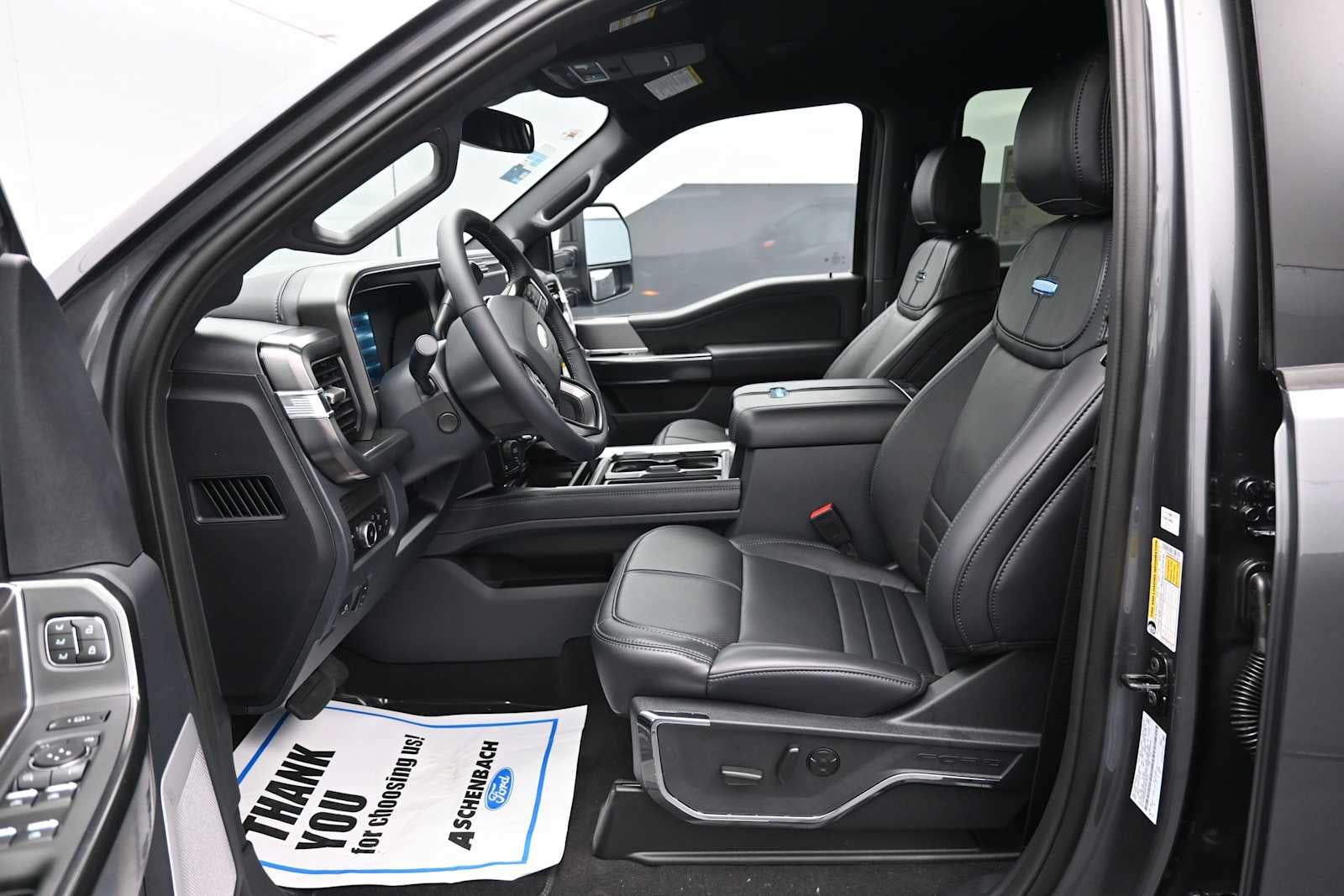 2026 Ford Super Duty F-350 SRW Platinum