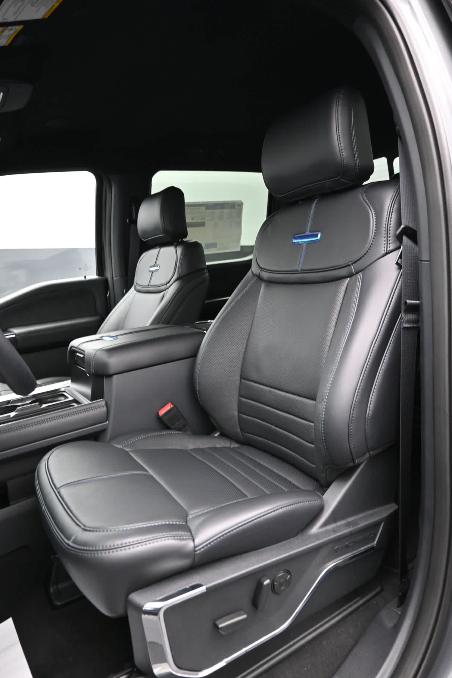 2026 Ford Super Duty F-350 SRW Platinum