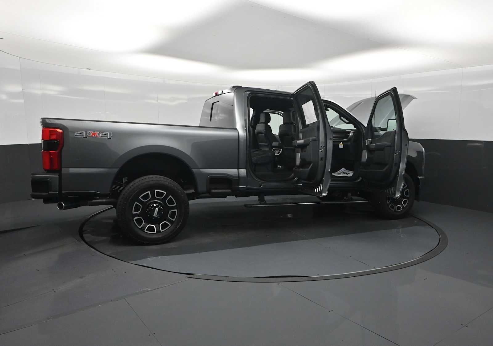 2026 Ford Super Duty F-350 SRW Platinum