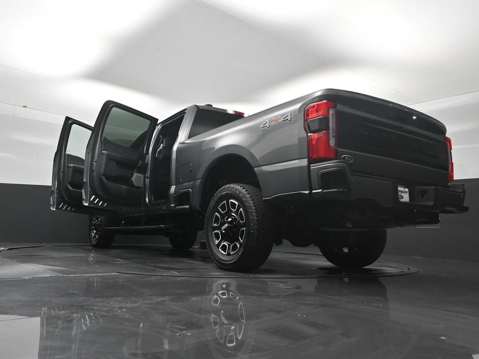 2026 Ford Super Duty F-350 SRW Platinum