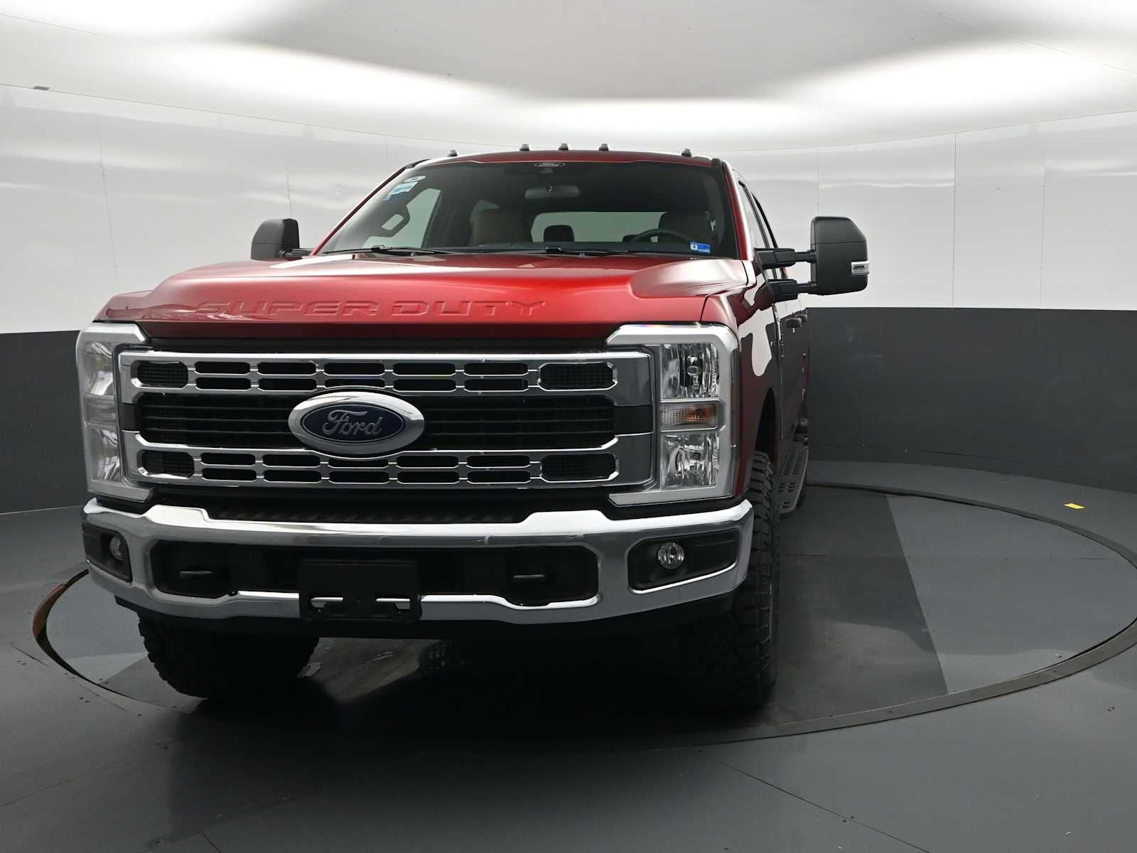 2026 Ford Super Duty F-350 SRW XLT