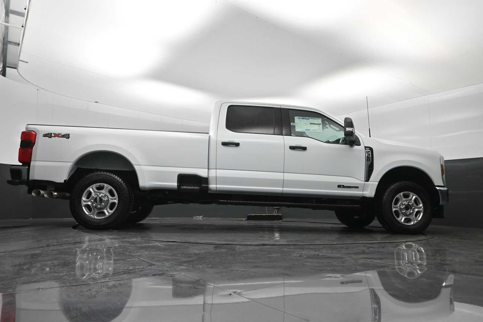 2026 Ford Super Duty F-350 SRW XLT
