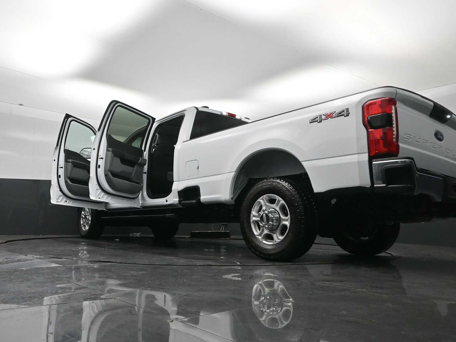 2026 Ford Super Duty F-350 SRW XLT