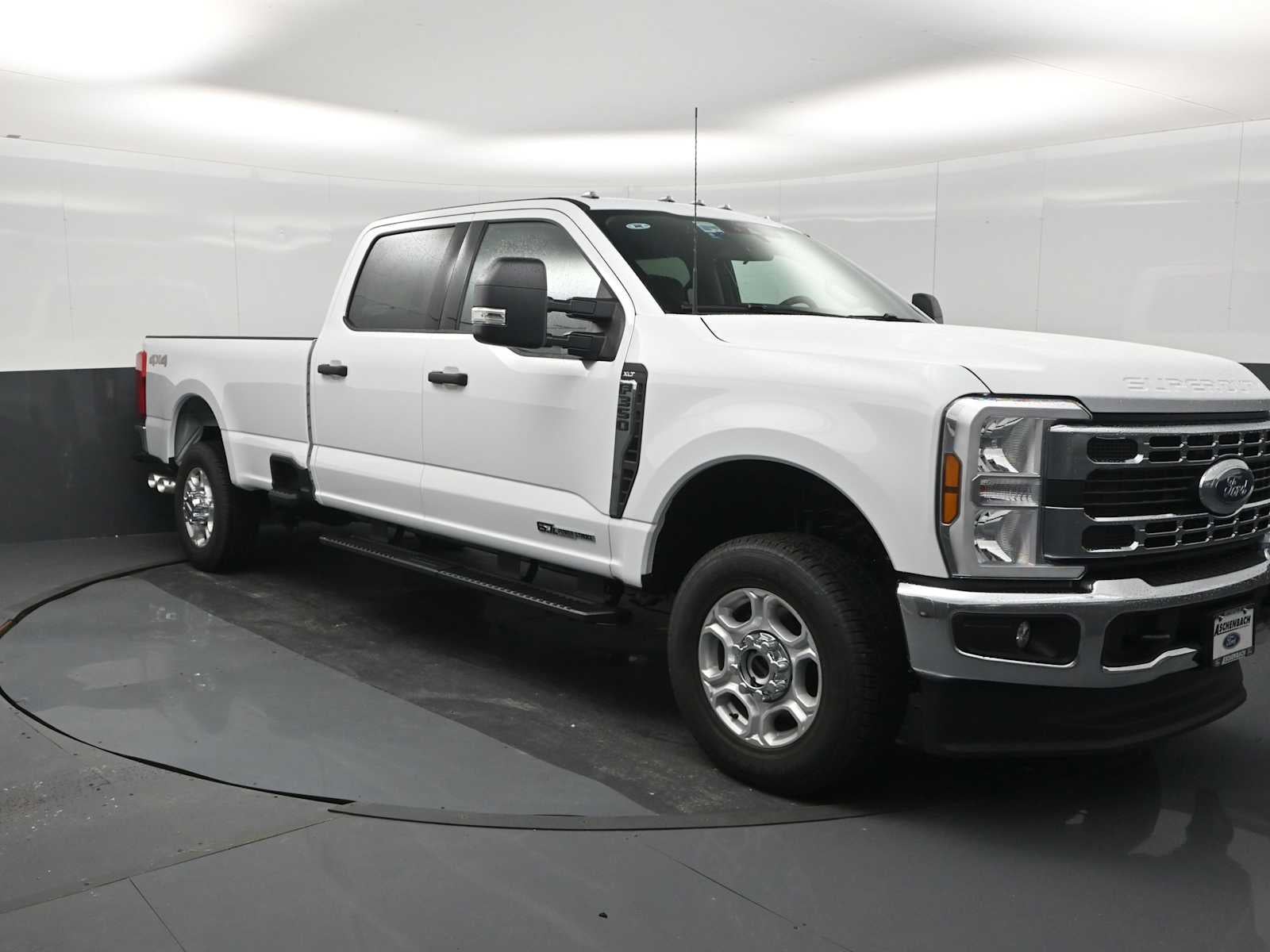 2026 Ford Super Duty F-350 SRW XLT