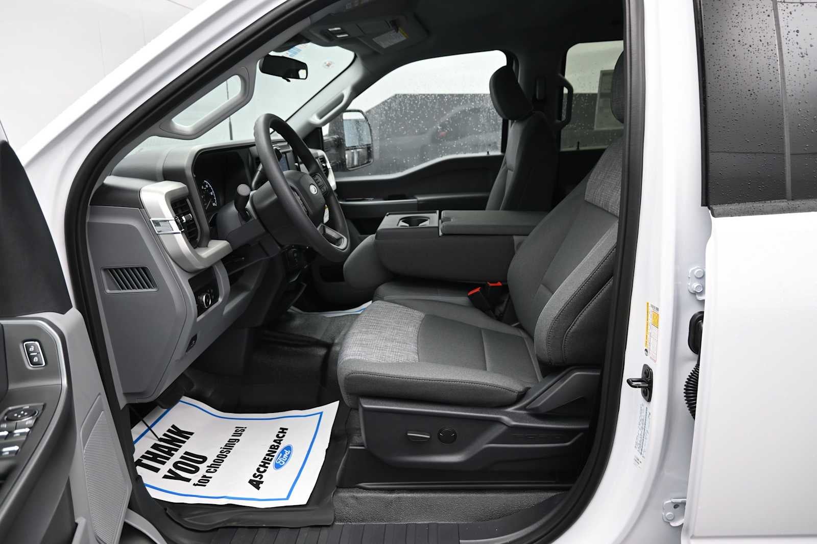2026 Ford Super Duty F-350 SRW XLT
