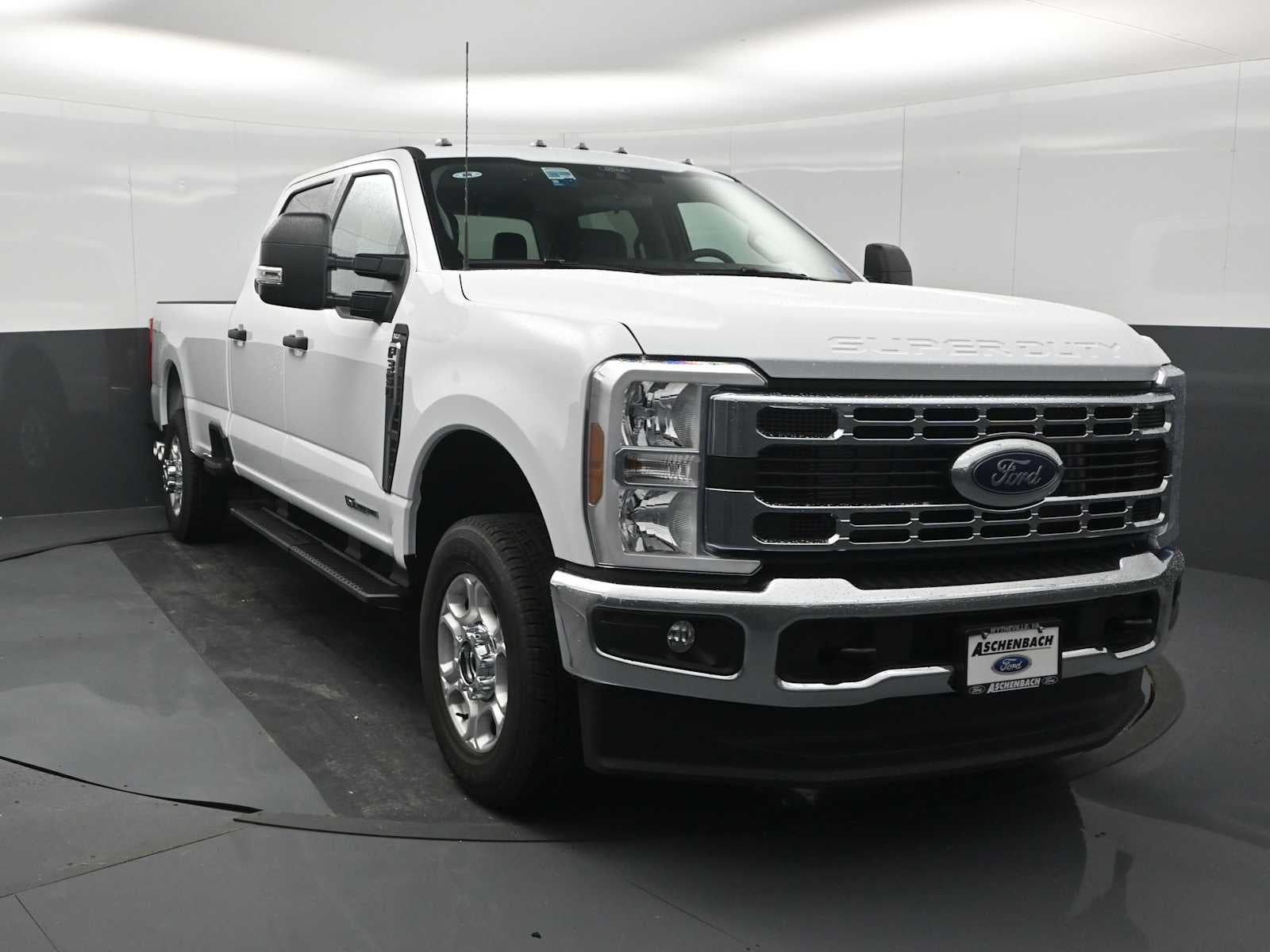 2026 Ford Super Duty F-350 SRW XLT