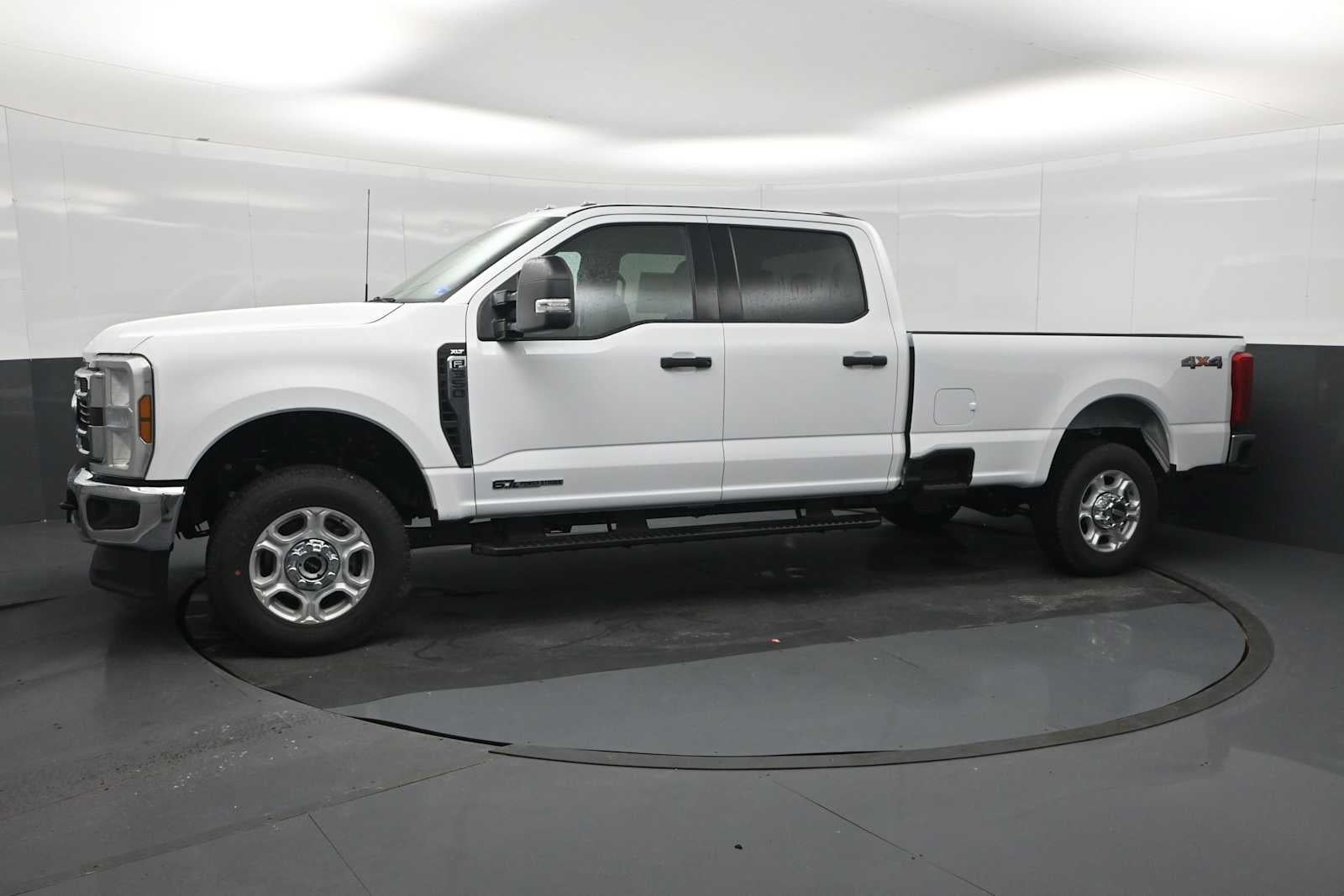 2026 Ford Super Duty F-350 SRW XLT