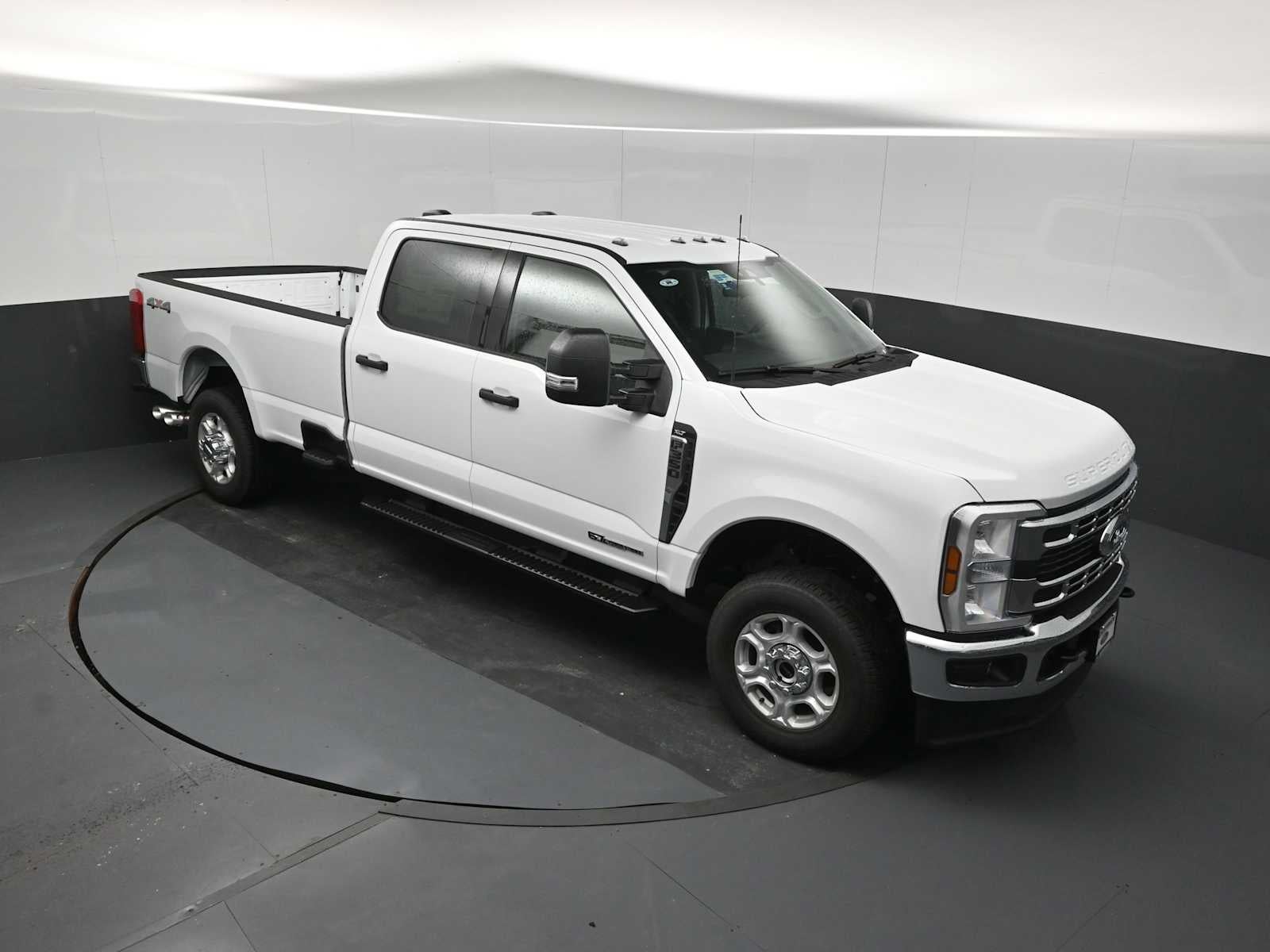 2026 Ford Super Duty F-350 SRW XLT