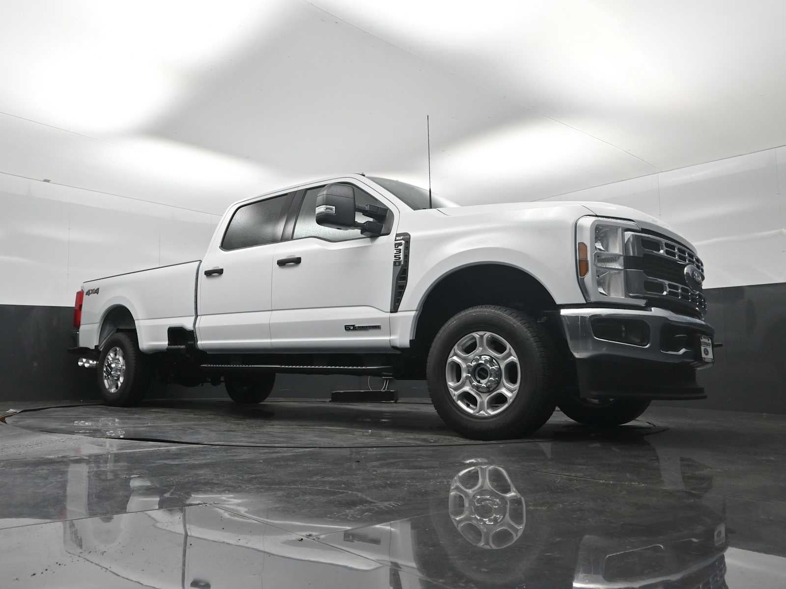 2026 Ford Super Duty F-350 SRW XLT