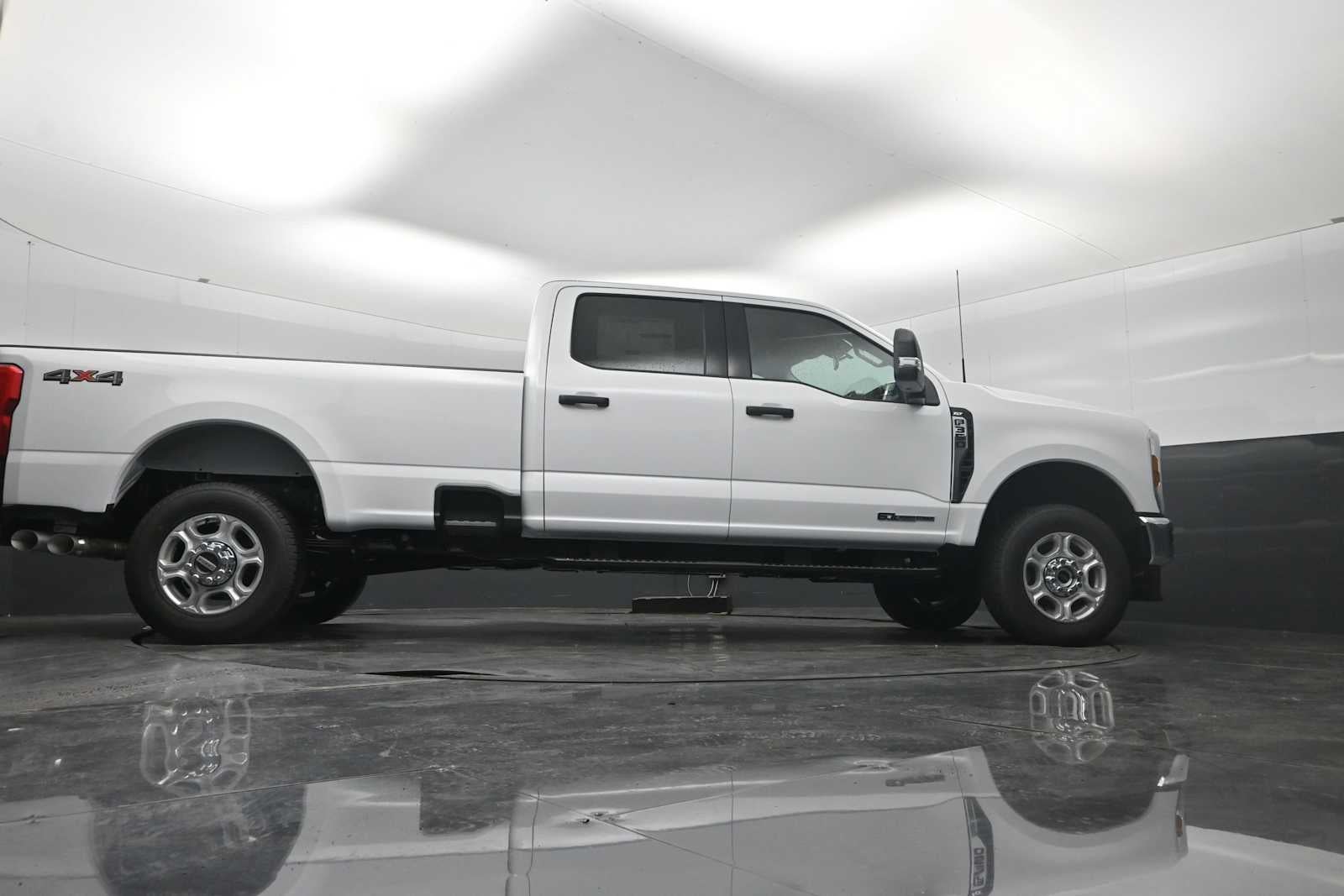 2026 Ford Super Duty F-350 SRW XLT