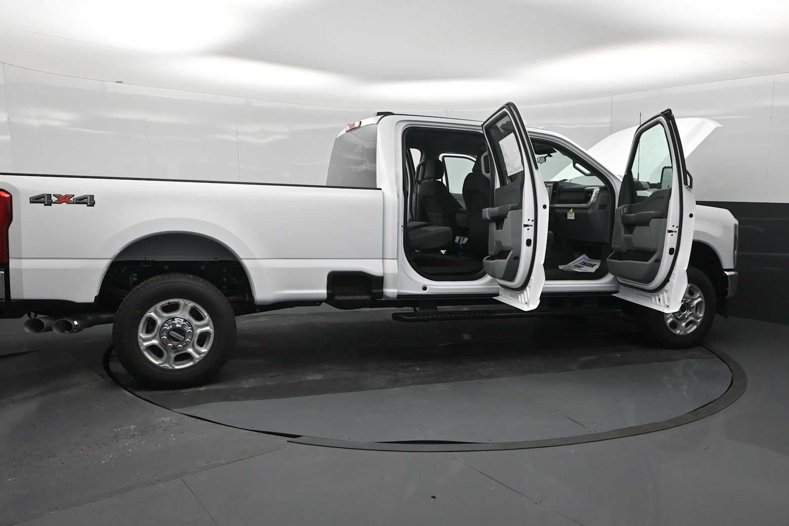 2026 Ford Super Duty F-350 SRW XLT