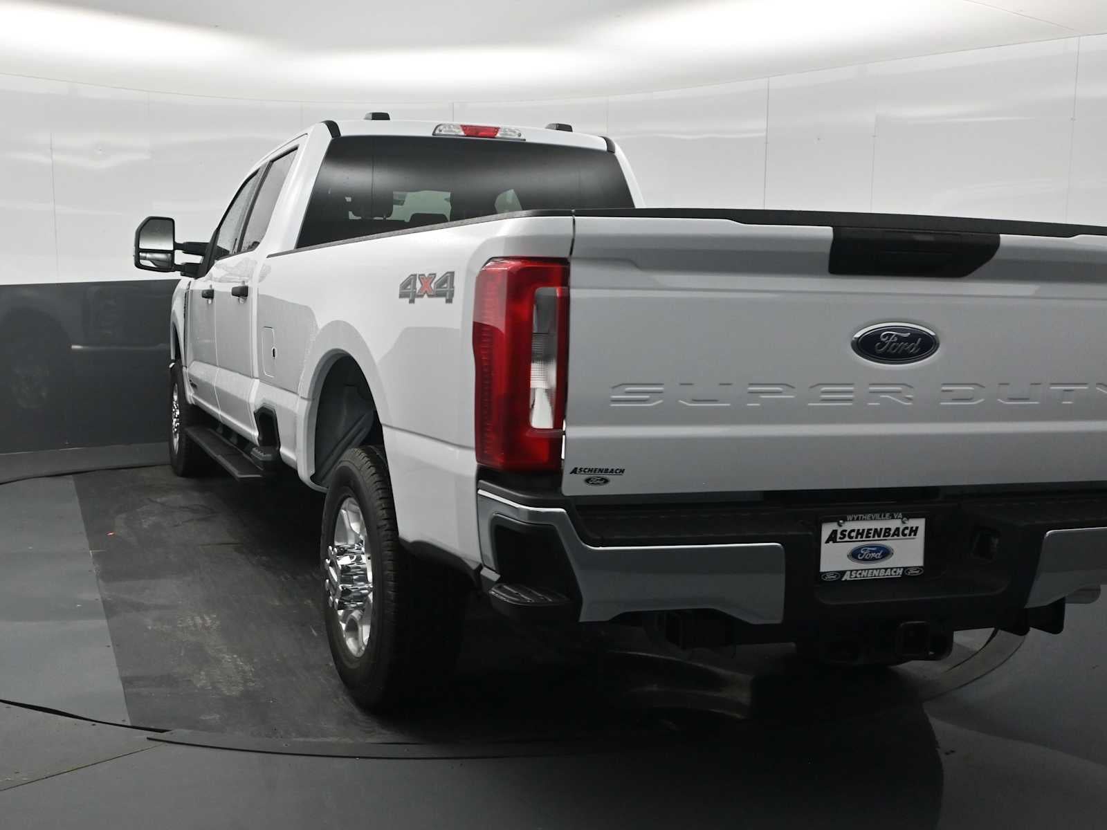 2026 Ford Super Duty F-350 SRW XLT