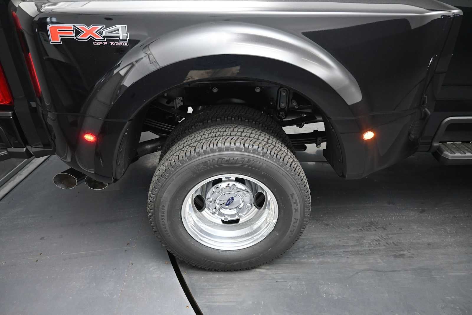 2026 Ford Super Duty F-350 DRW Platinum