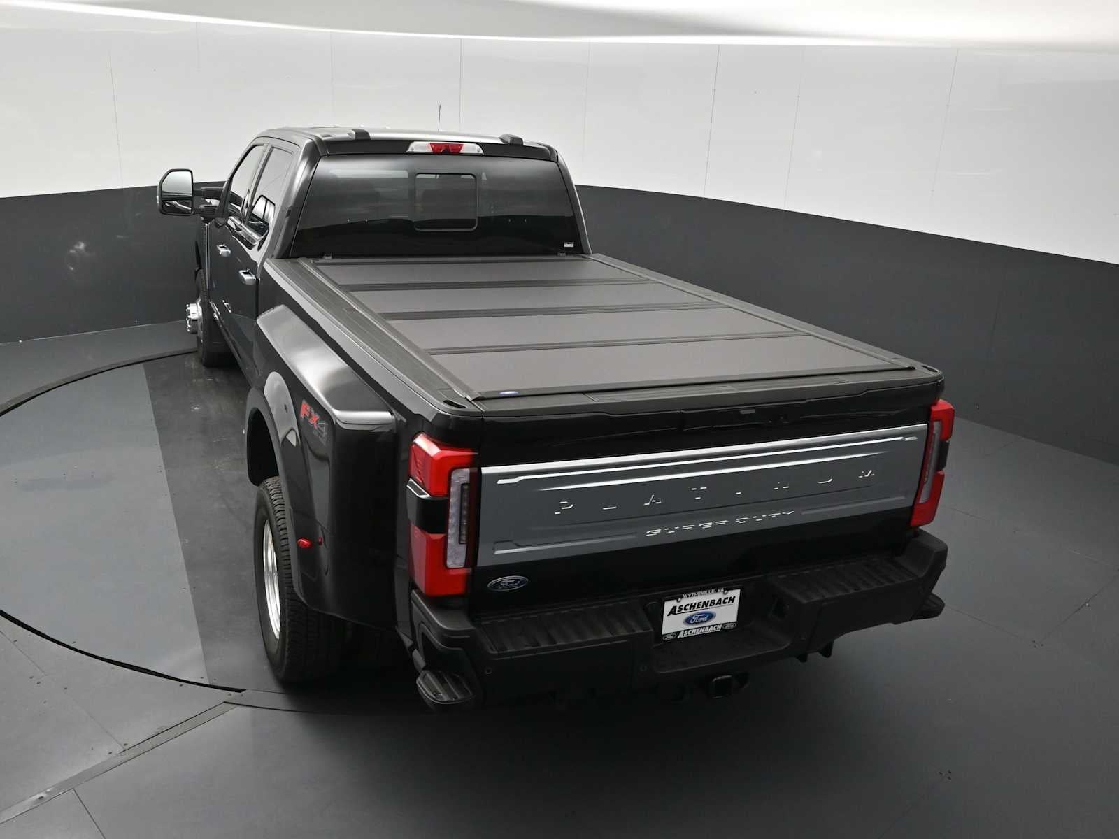 2026 Ford Super Duty F-350 DRW Platinum