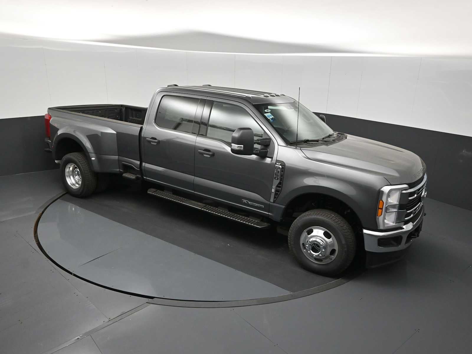 2026 Ford Super Duty F-350 DRW XLT