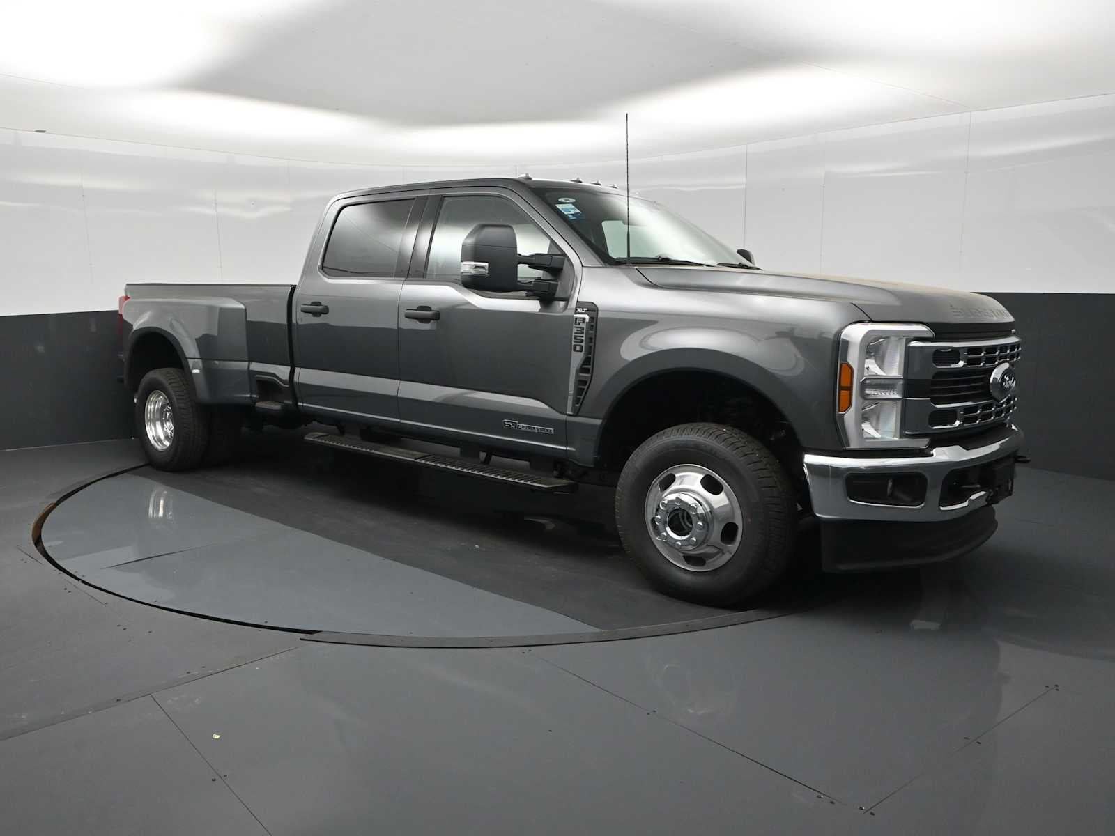 2026 Ford Super Duty F-350 DRW XLT