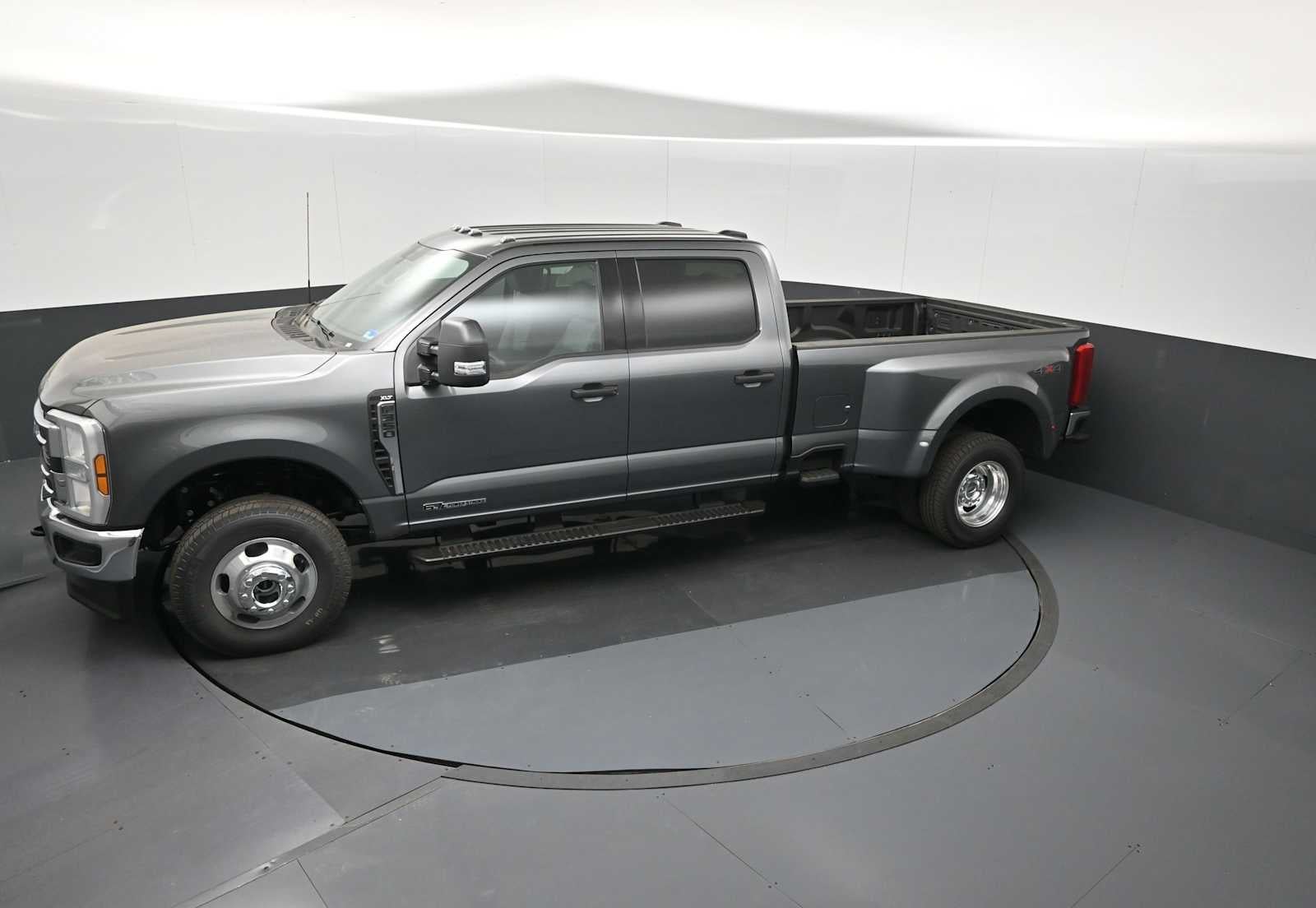 2026 Ford Super Duty F-350 DRW XLT