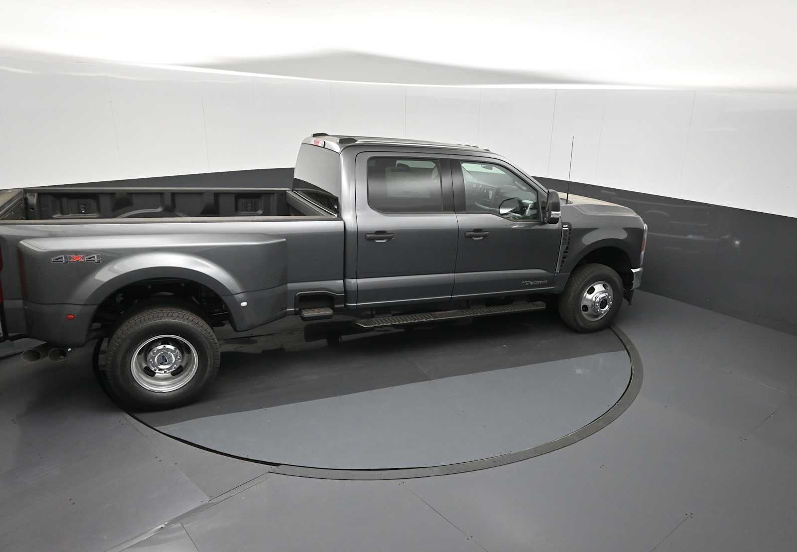 2026 Ford Super Duty F-350 DRW XLT
