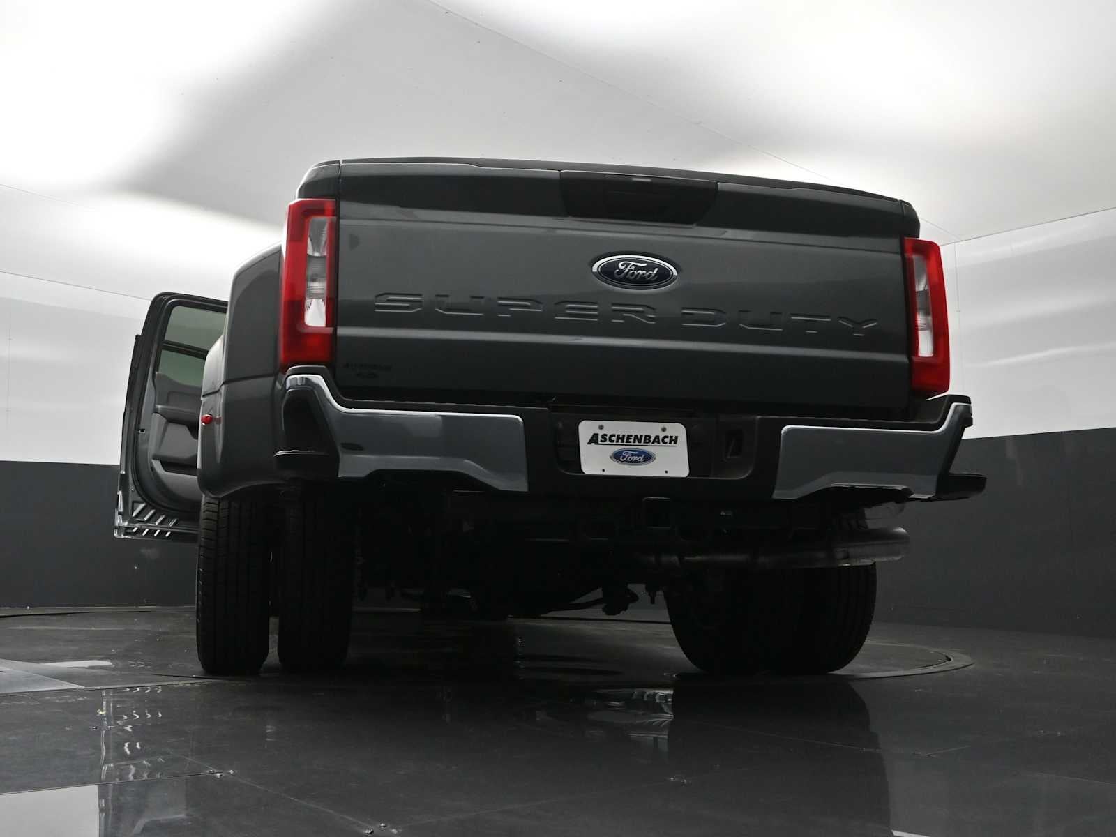 2026 Ford Super Duty F-350 DRW XLT