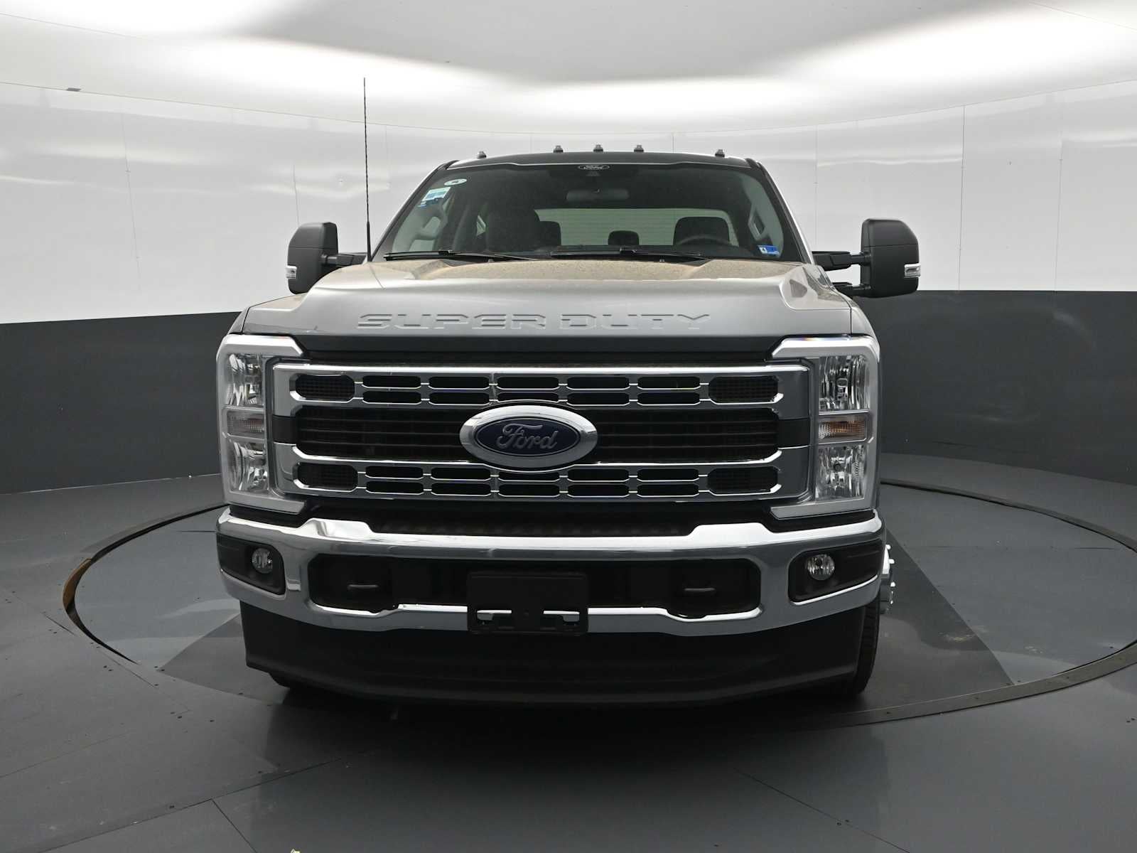 2026 Ford Super Duty F-350 DRW XLT