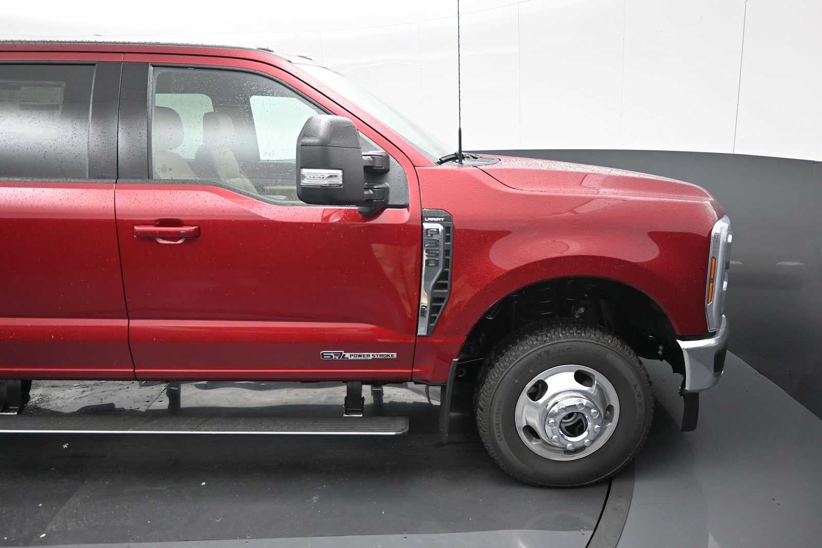 2026 Ford Super Duty F-350 DRW LARIAT