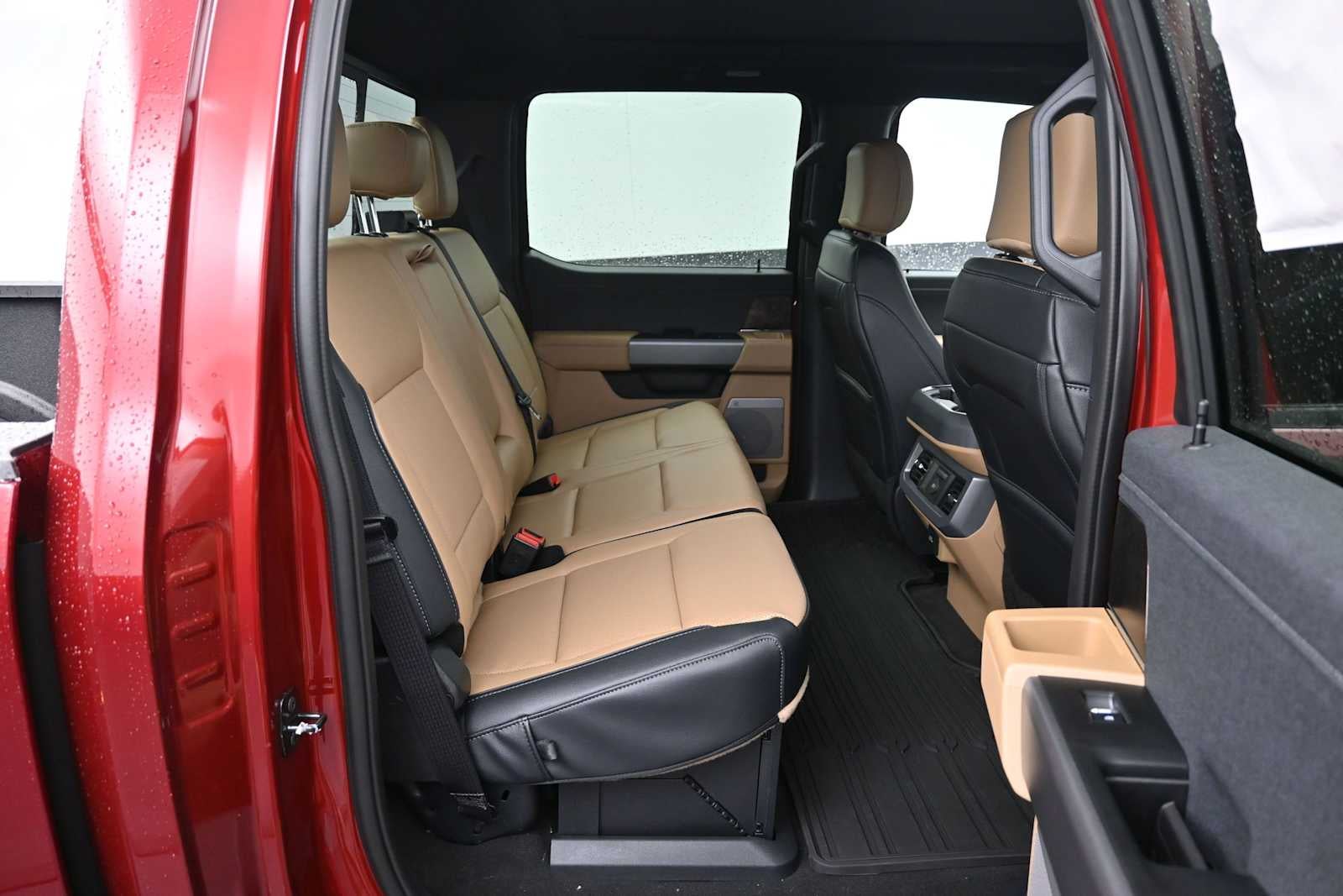 2026 Ford Super Duty F-350 DRW LARIAT