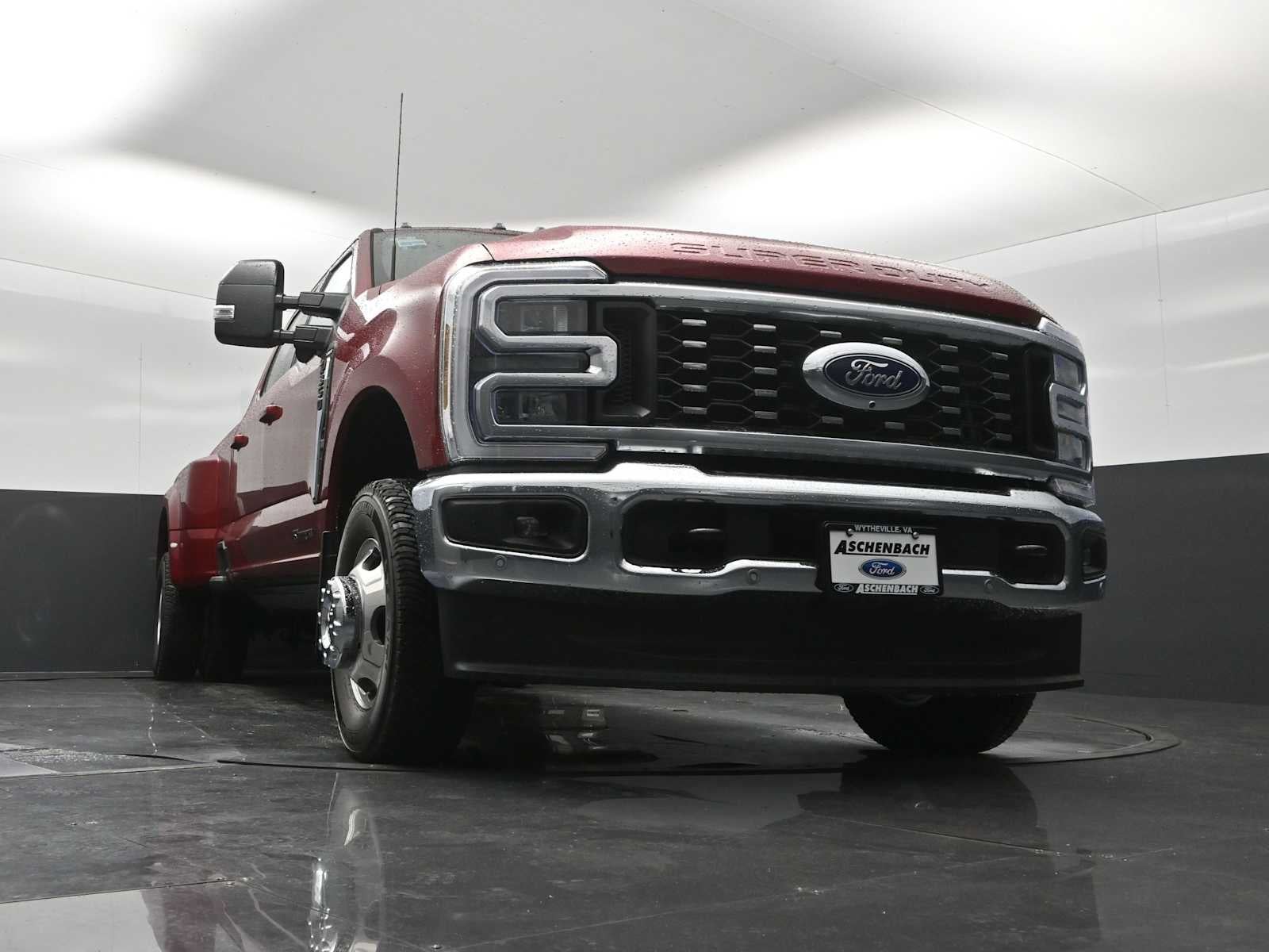 2026 Ford Super Duty F-350 DRW LARIAT