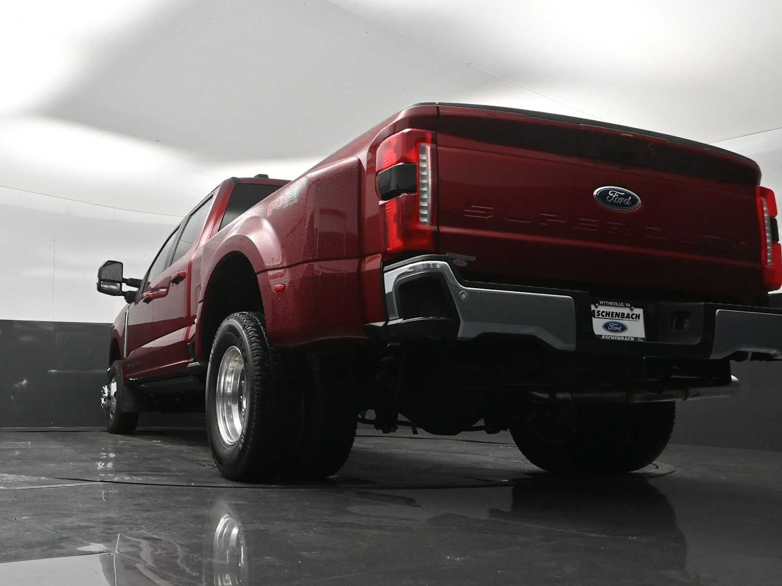 2026 Ford Super Duty F-350 DRW LARIAT