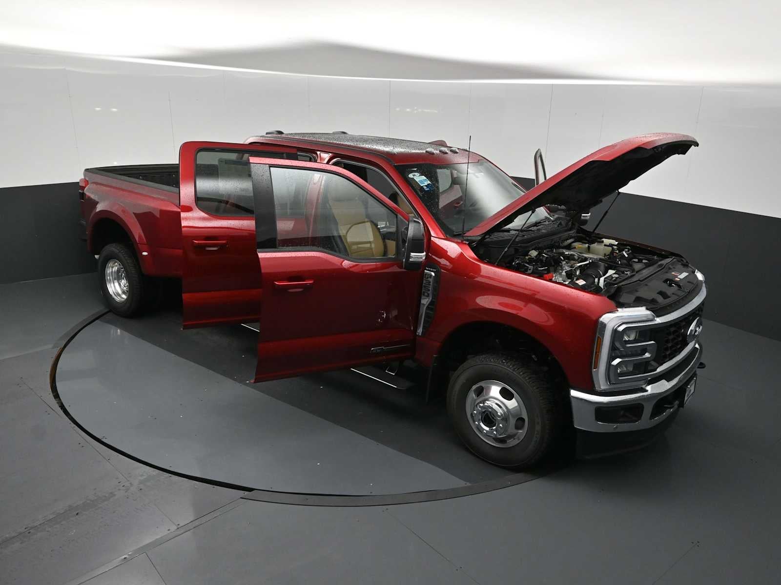 2026 Ford Super Duty F-350 DRW LARIAT
