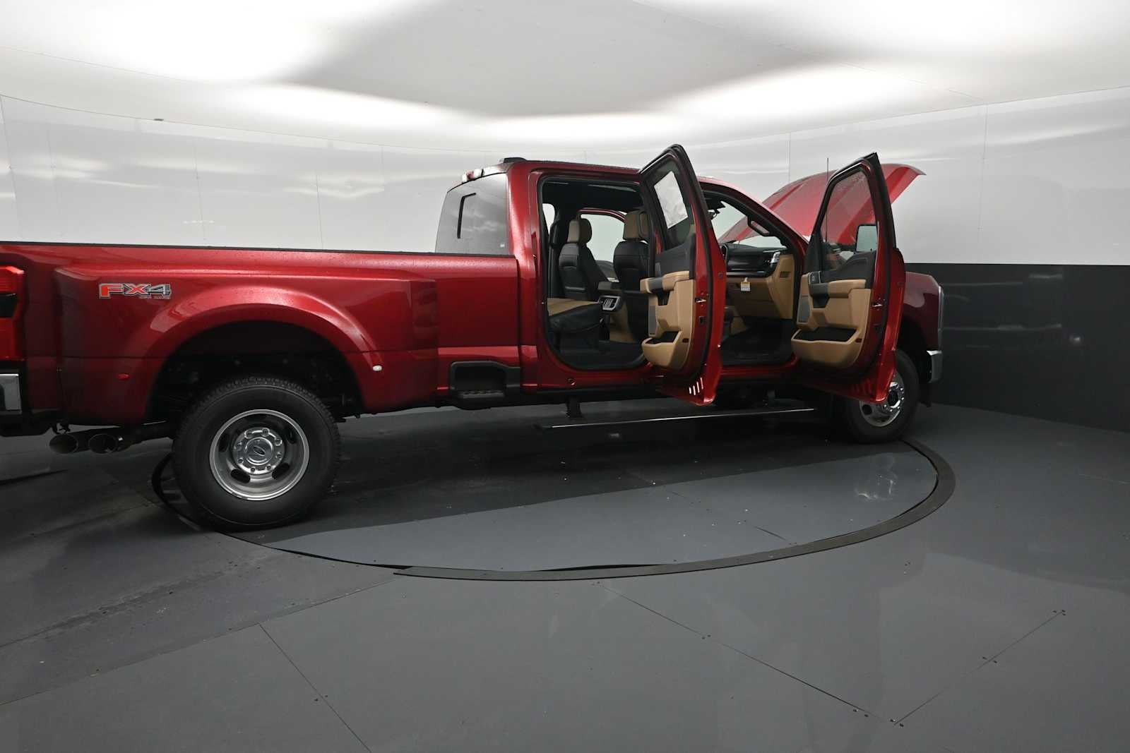 2026 Ford Super Duty F-350 DRW LARIAT