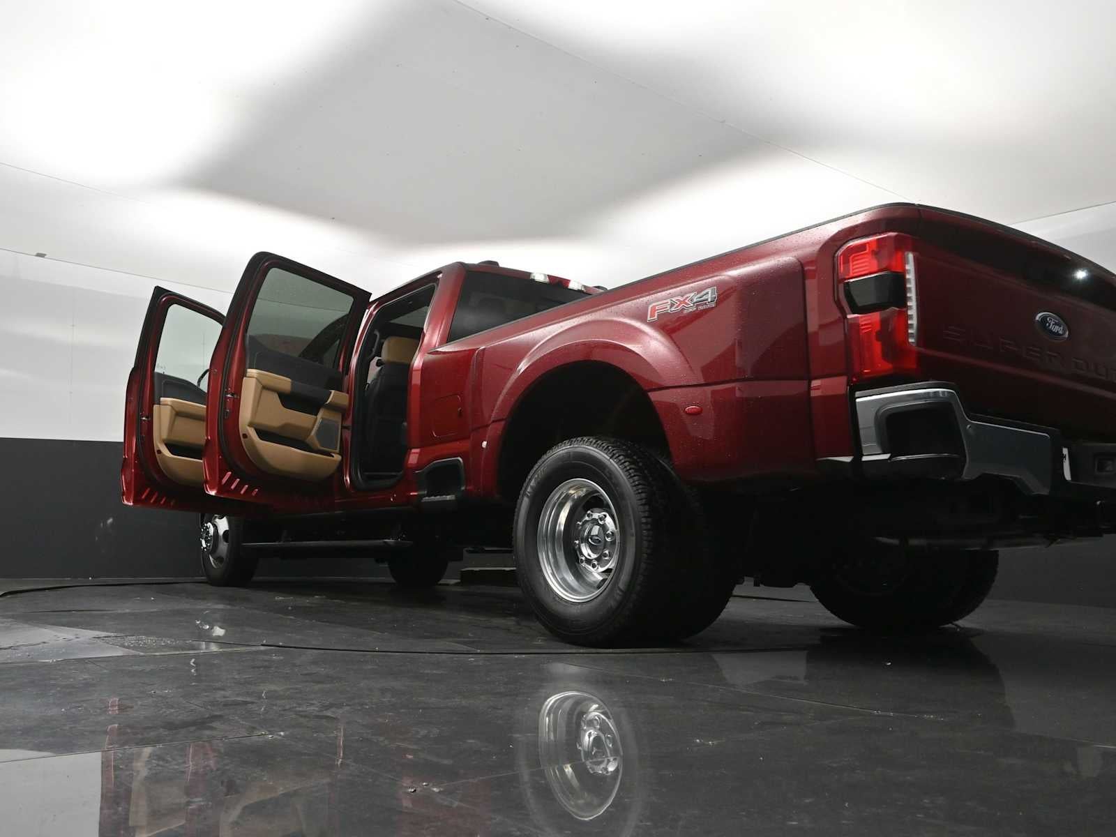 2026 Ford Super Duty F-350 DRW LARIAT