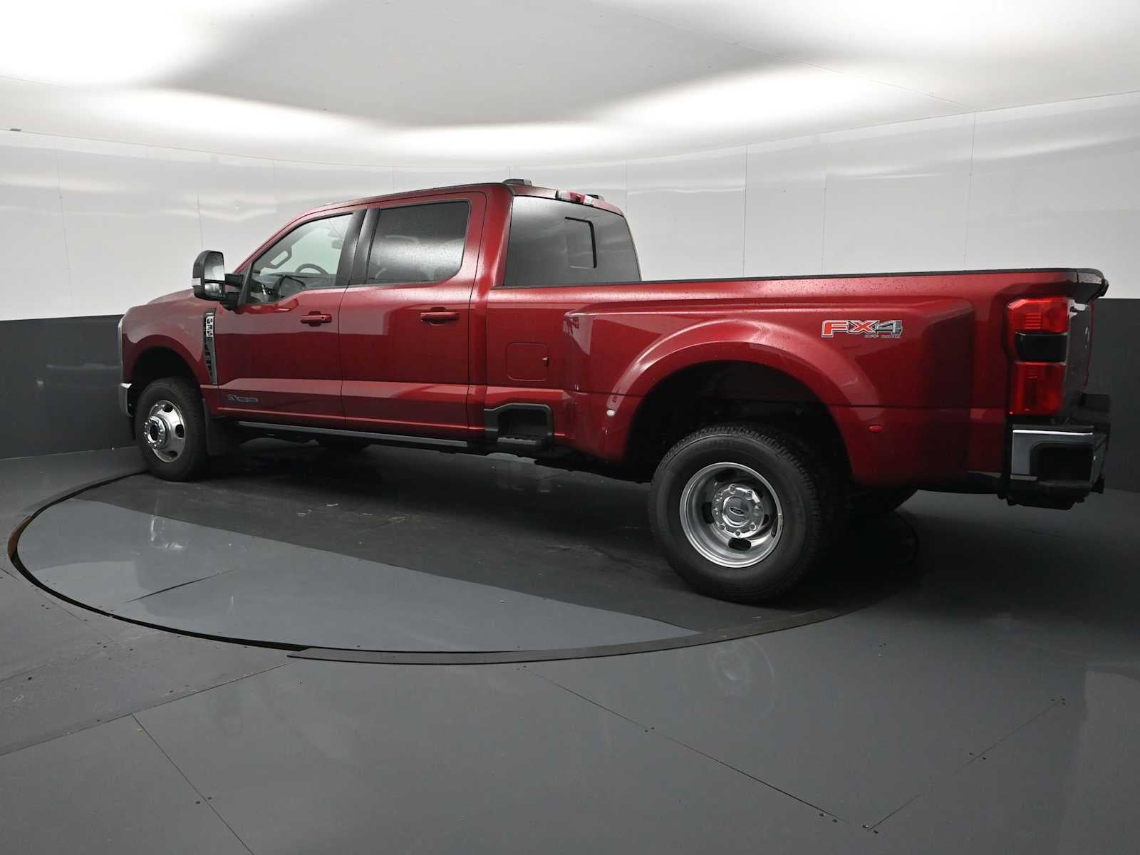 2026 Ford Super Duty F-350 DRW LARIAT