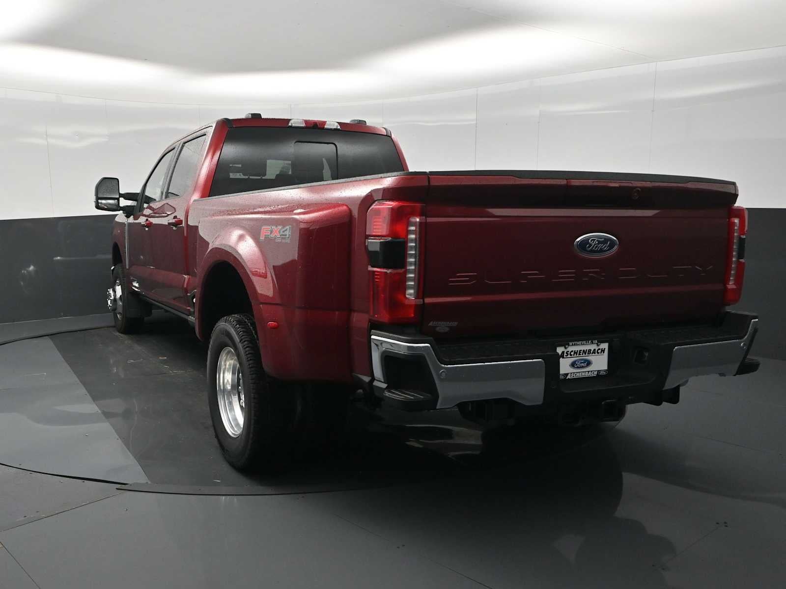 2026 Ford Super Duty F-350 DRW LARIAT