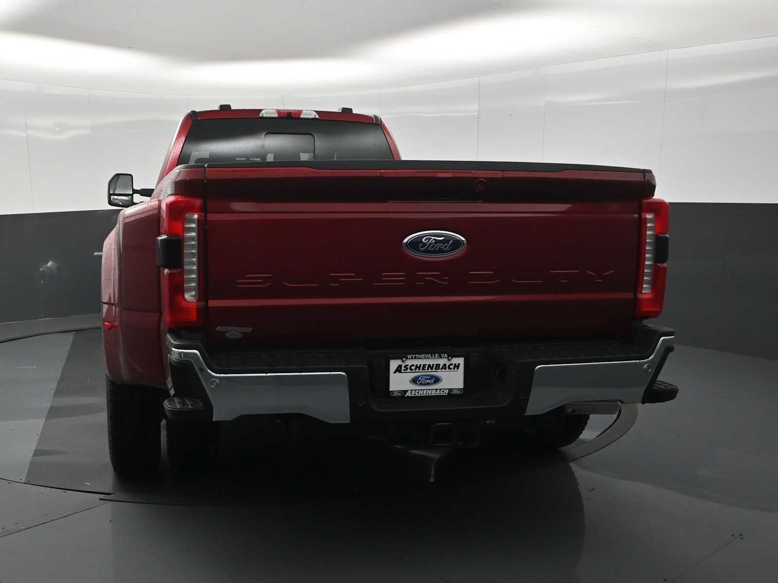 2026 Ford Super Duty F-350 DRW LARIAT