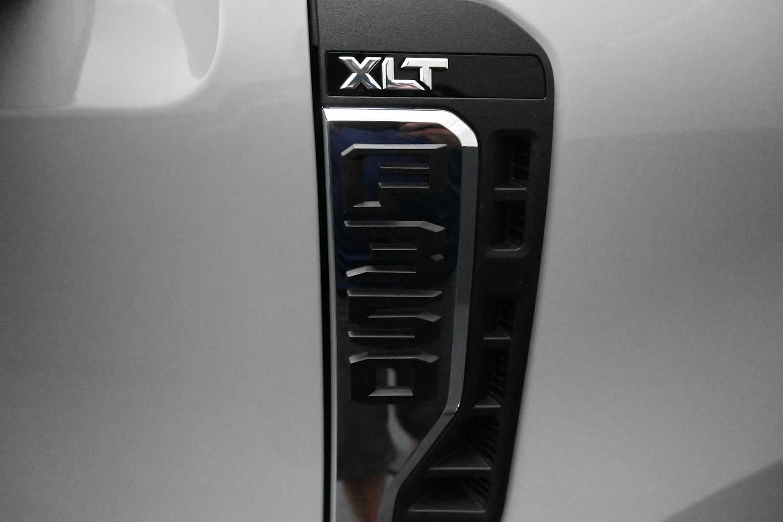 2026 Ford Super Duty F-350 DRW XLT