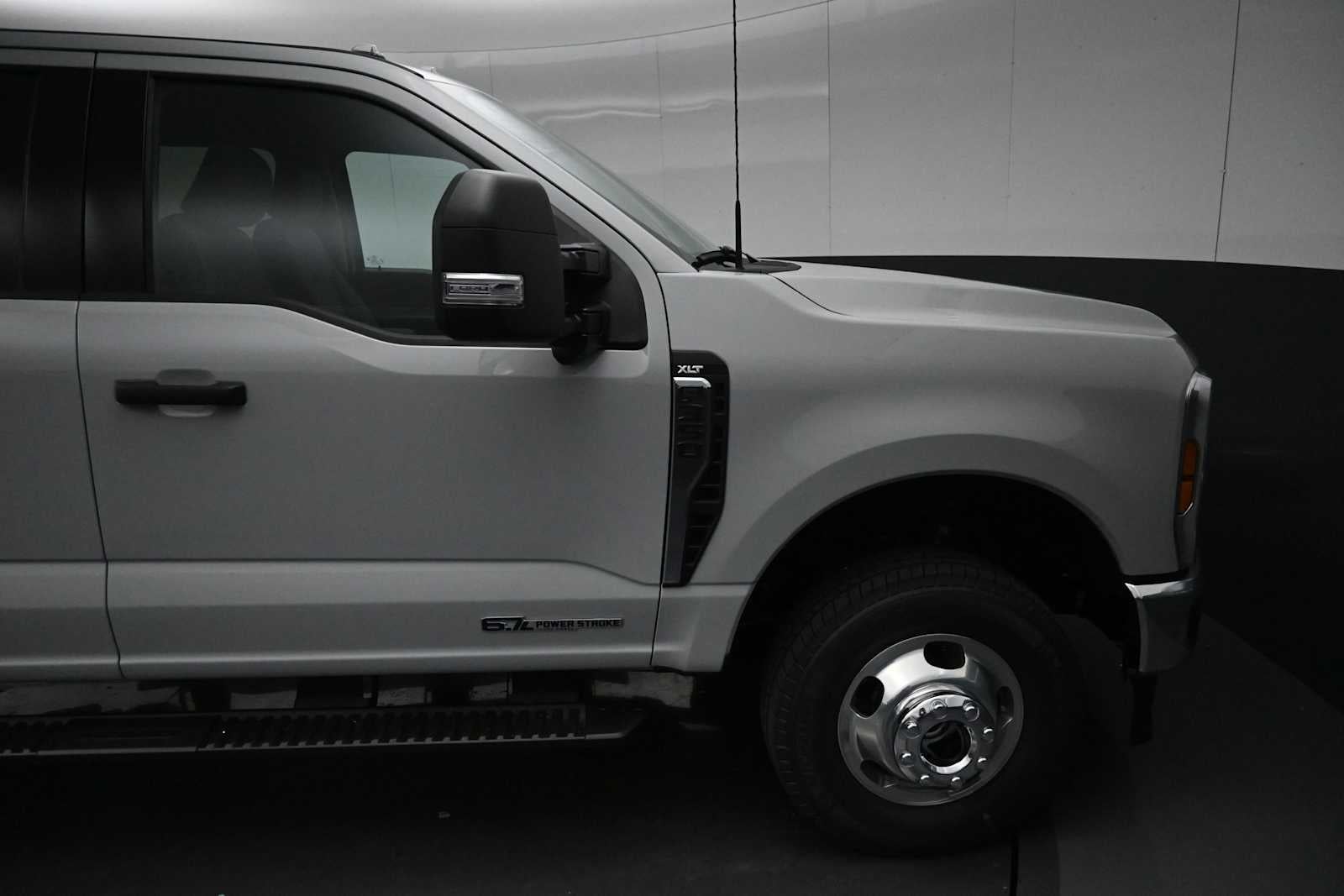 2026 Ford Super Duty F-350 DRW XLT