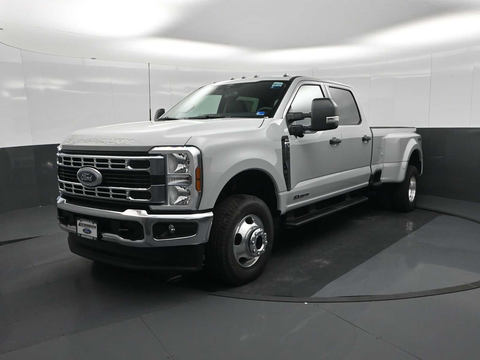 2026 Ford Super Duty F-350 DRW XLT