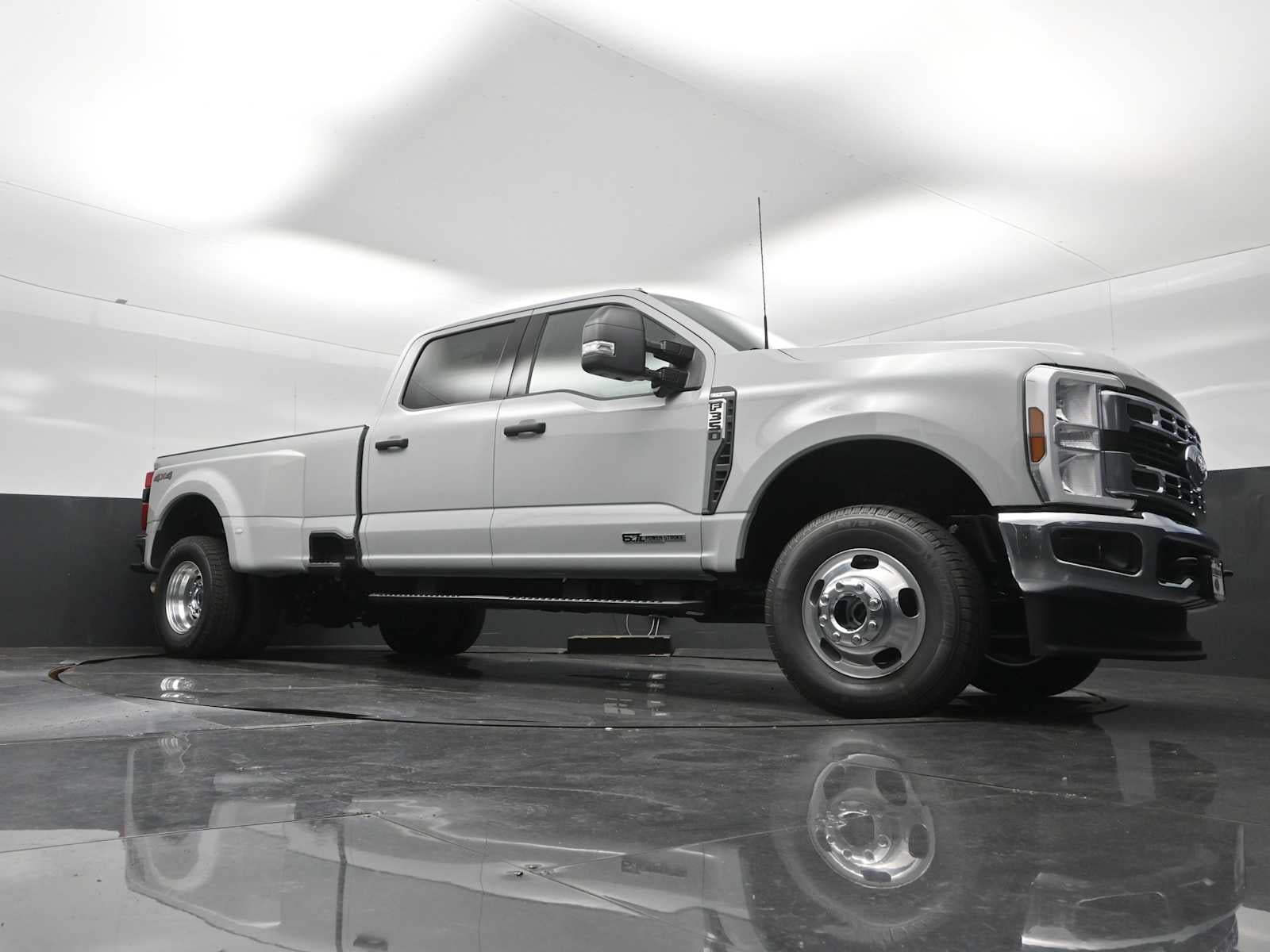 2026 Ford Super Duty F-350 DRW XLT