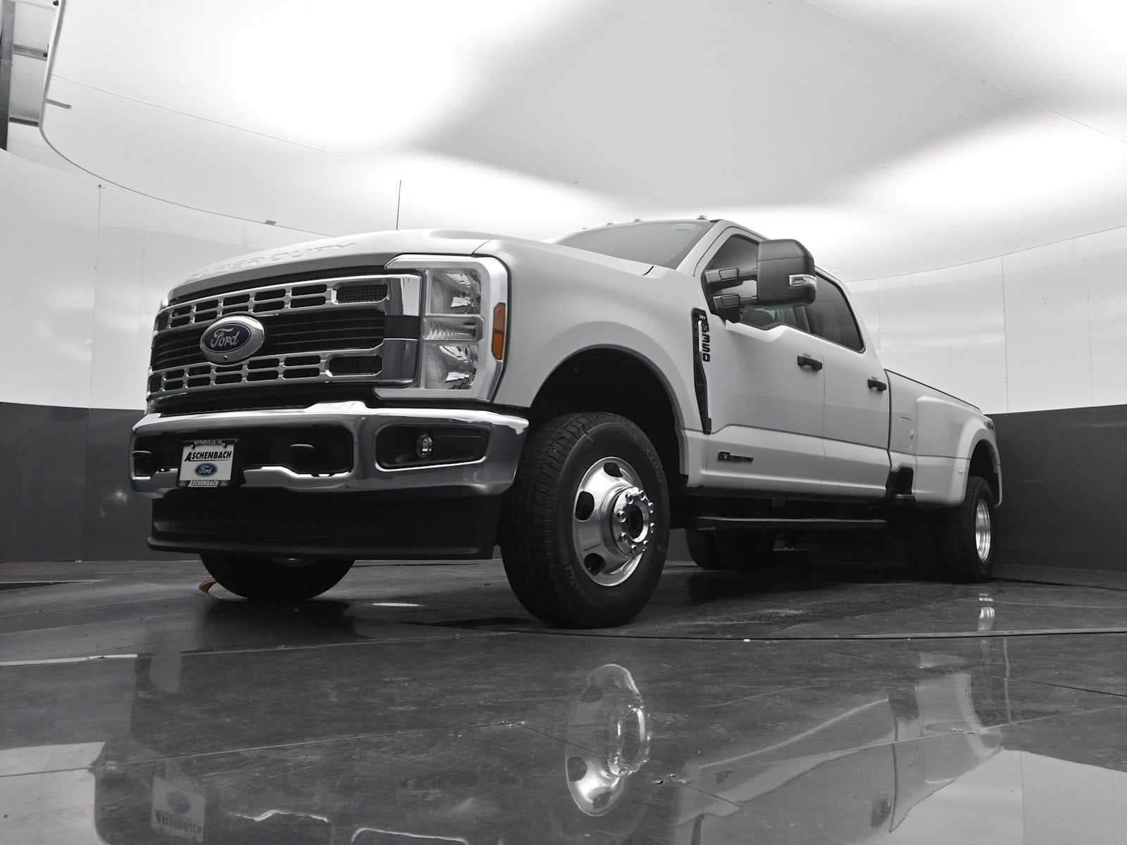 2026 Ford Super Duty F-350 DRW XLT