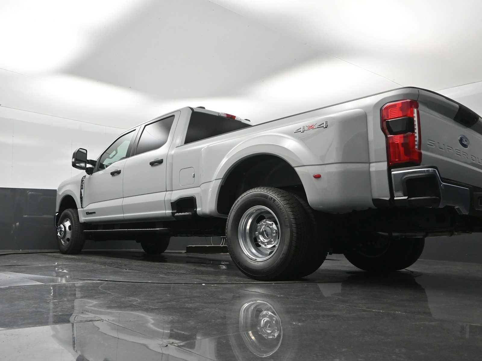 2026 Ford Super Duty F-350 DRW XLT