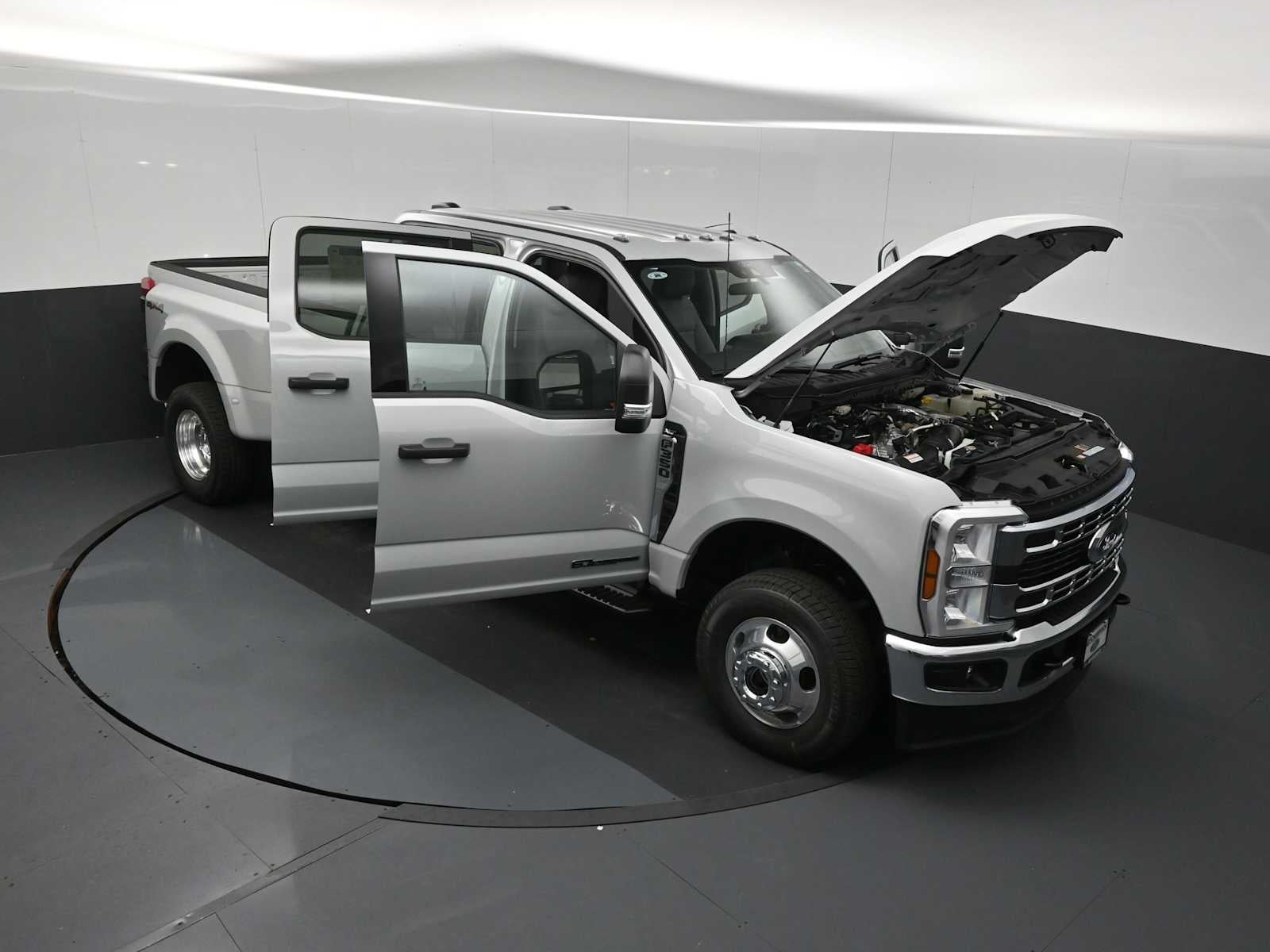 2026 Ford Super Duty F-350 DRW XLT