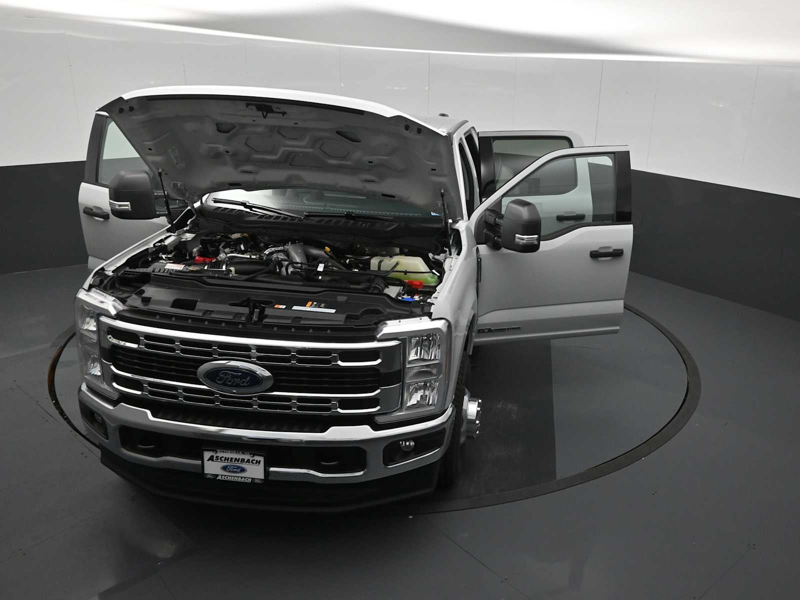 2026 Ford Super Duty F-350 DRW XLT