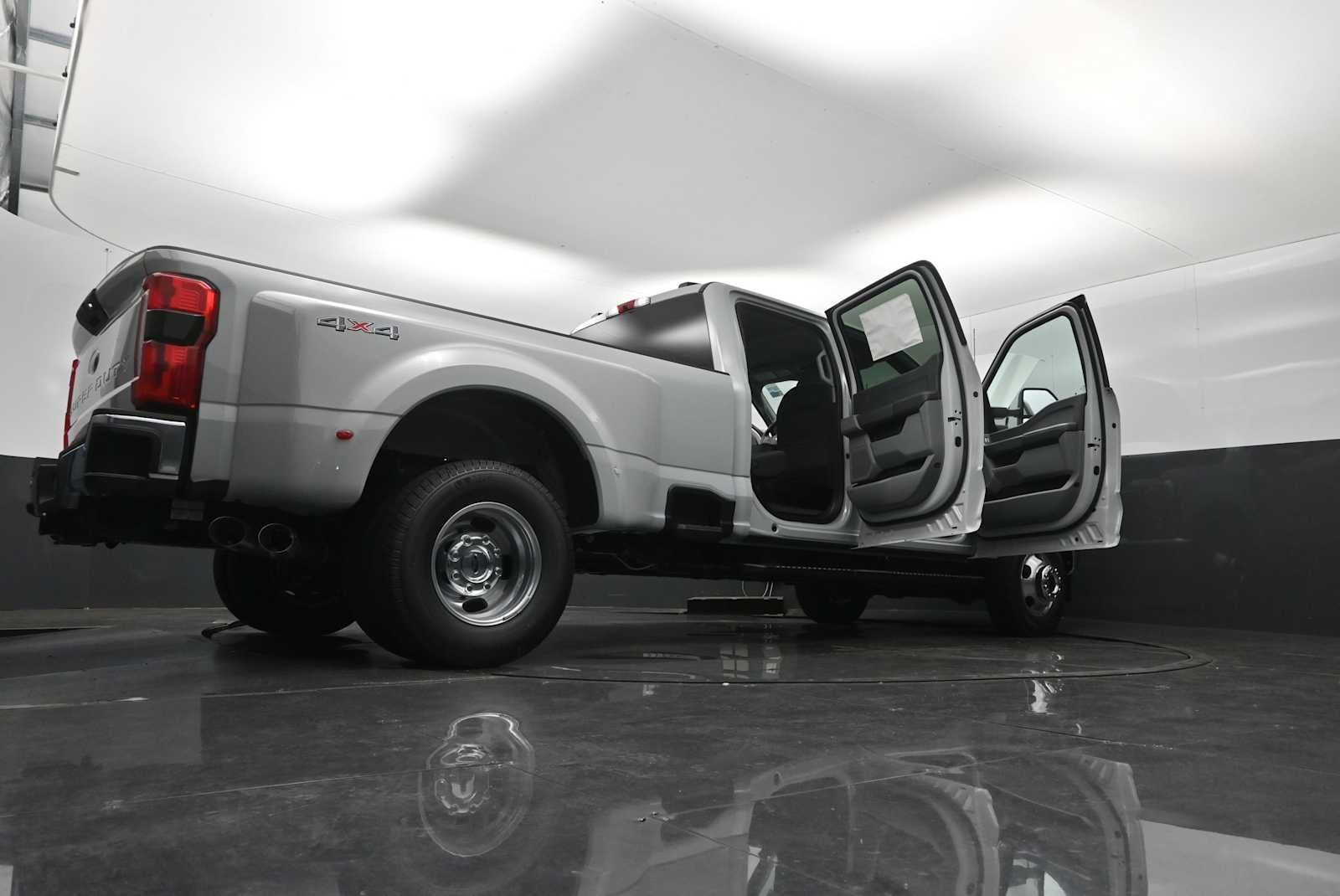 2026 Ford Super Duty F-350 DRW XLT