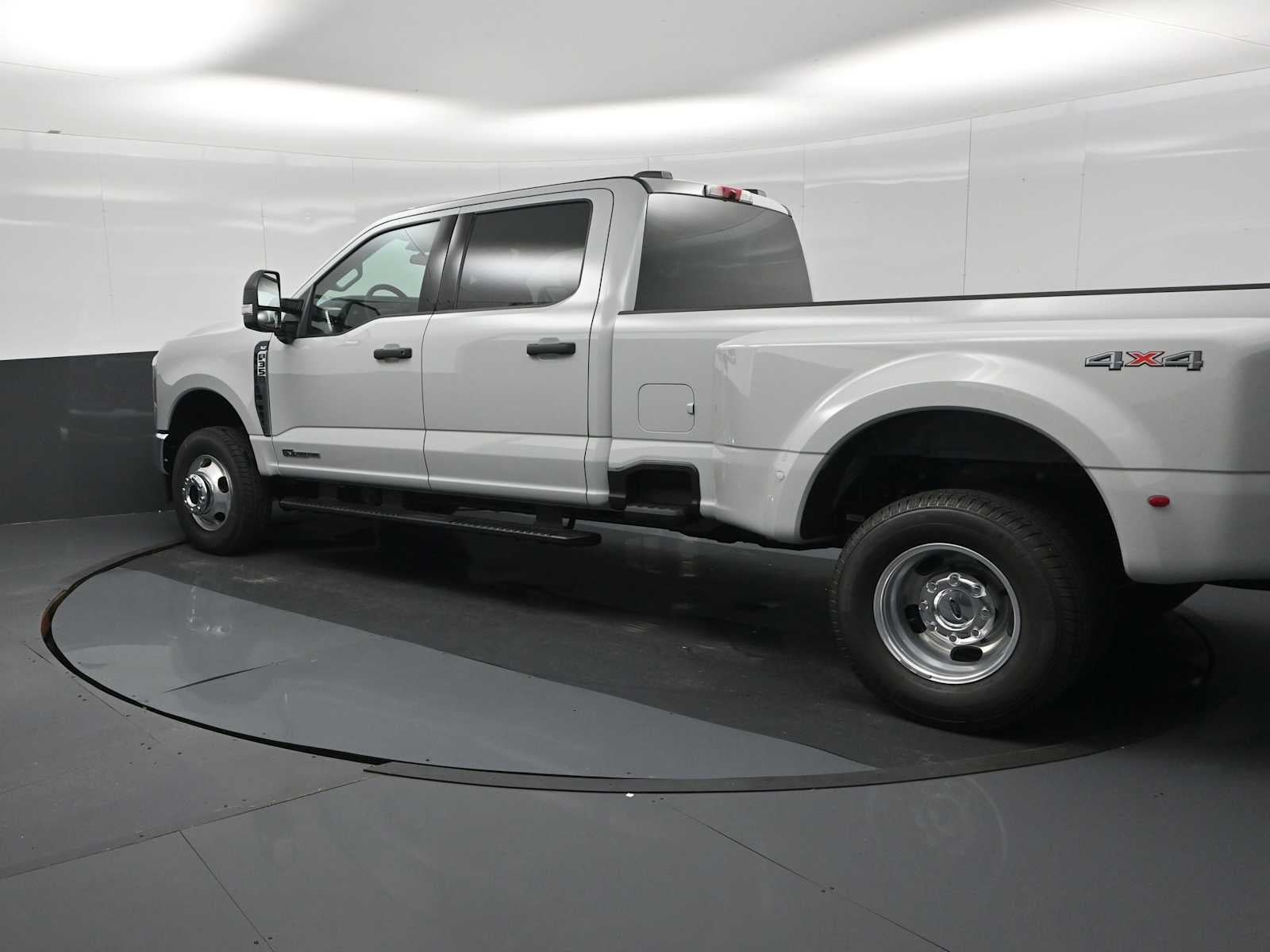 2026 Ford Super Duty F-350 DRW XLT
