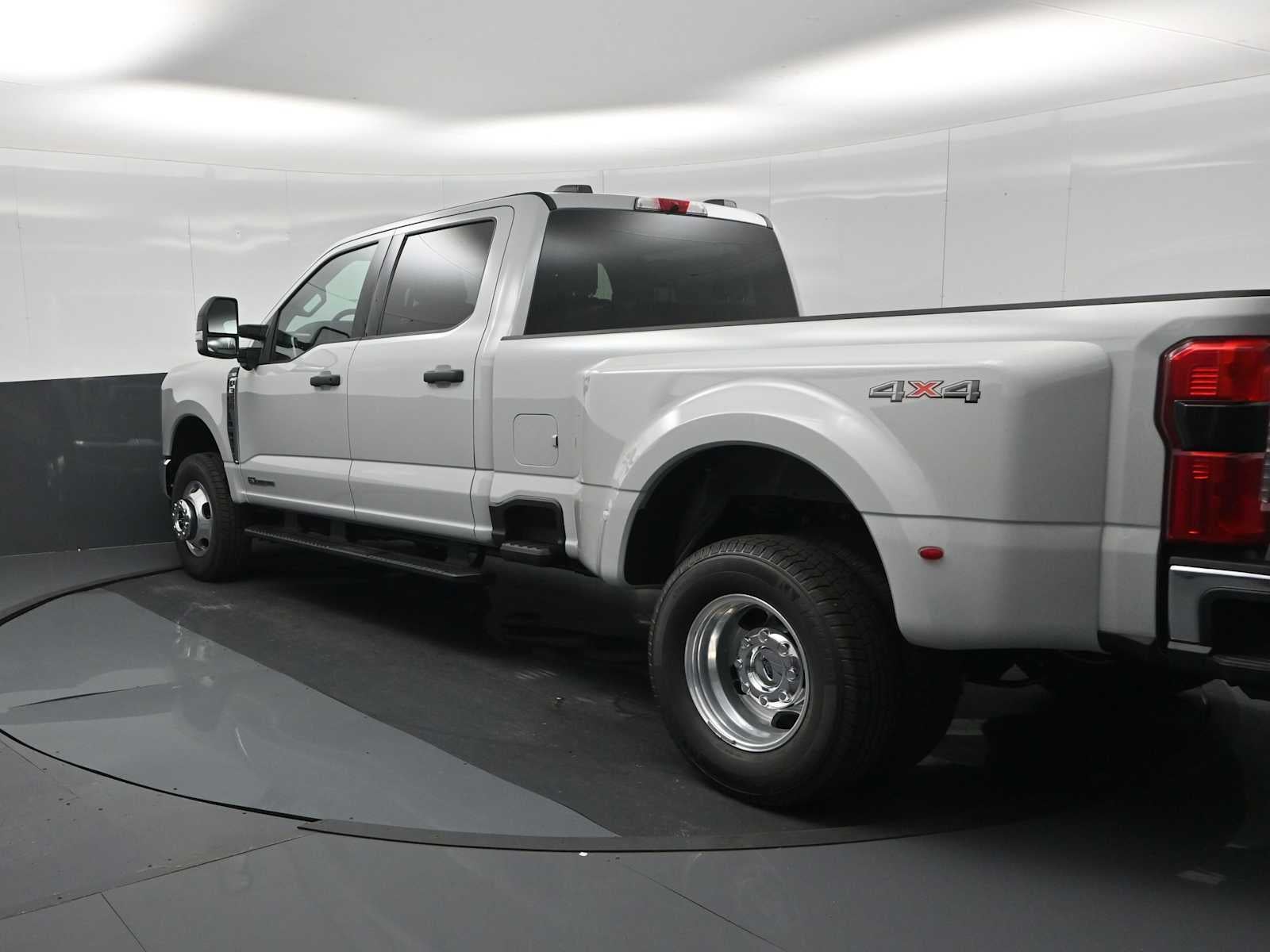 2026 Ford Super Duty F-350 DRW XLT
